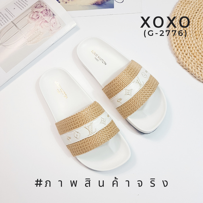 Louis Vuitton แตะสวม สวยเก๋ ใส่สบาย วัสดุผ้ากระสอบ คาดลาย LV นุ่มใส่สบาย ยางร่องบุ๋ม ใส่กระชับเท้า แมทส์ชุดง่าย น้ำหนักเบา