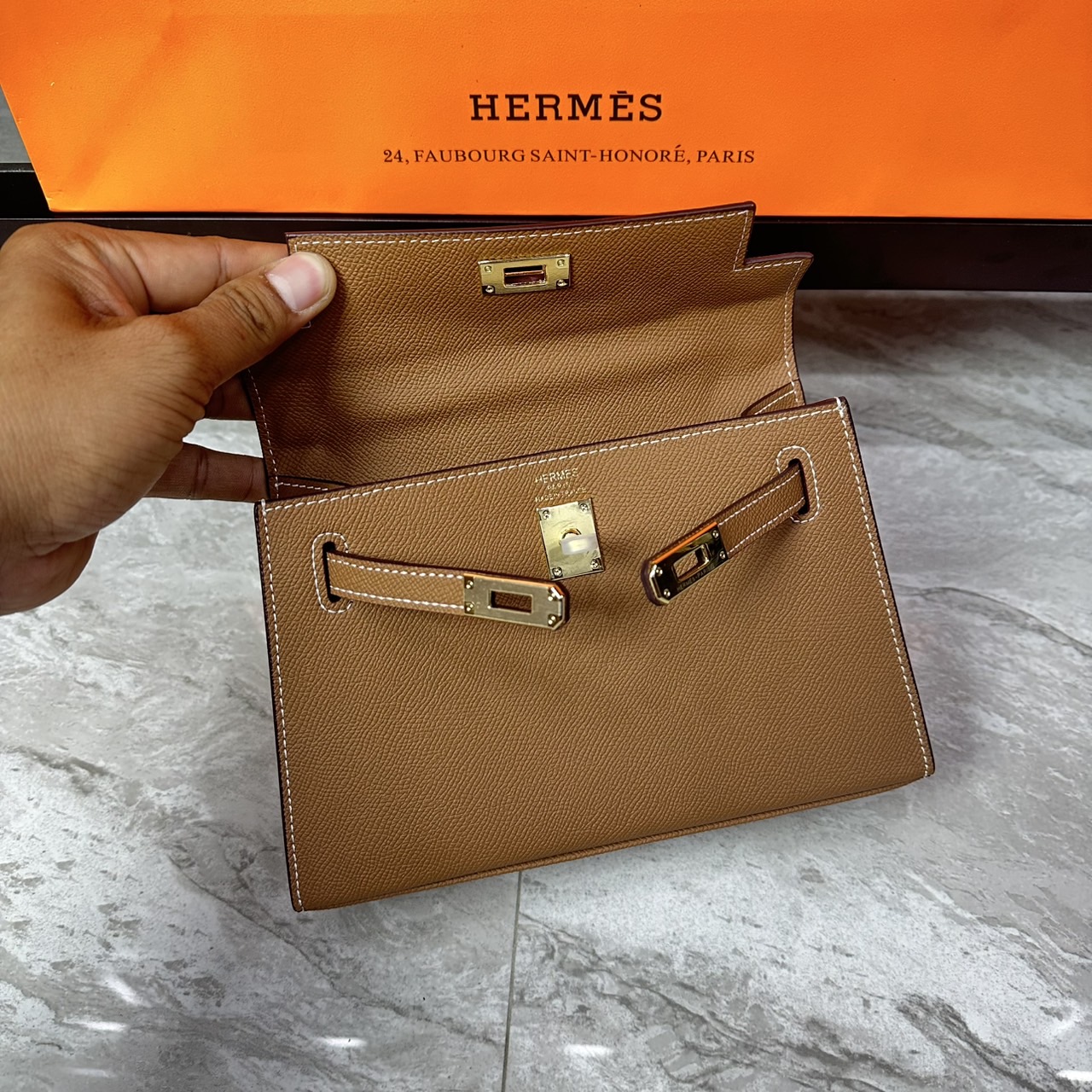 ORI หนังแท้ | Hermes Mini Kelly Pochette 20cm จิ๋วแต่แจ๋ว ราคาพุ่งยิ่งกว่าทอง พร้อมสายสปอร์ต กระเป๋าสะพายที่สุดแห่งหรูหราลัคชู นิยามของความสง่างามเหนือกาลเวลา