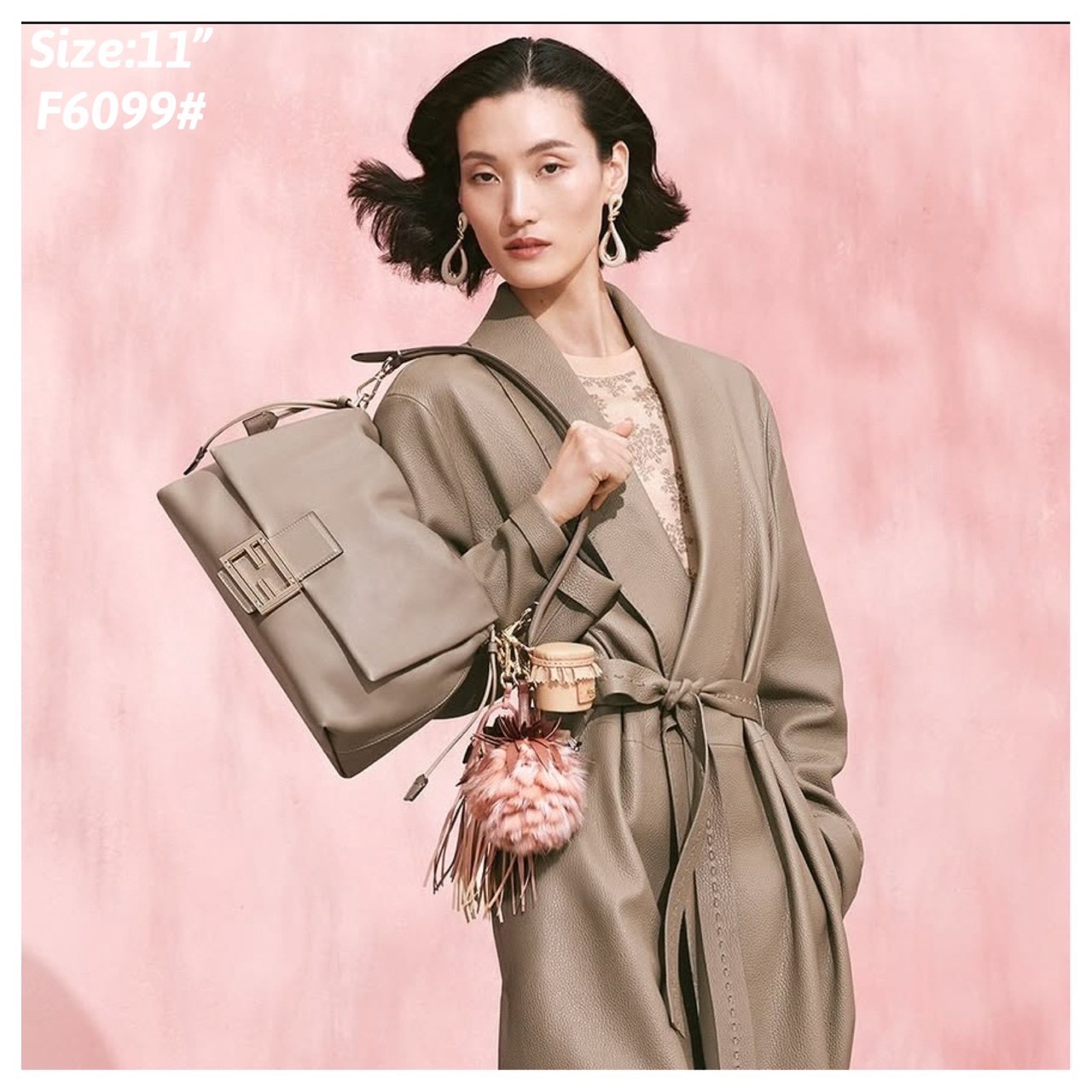 FENDI Mamma Baguette Bag กระเป๋าสะพายทรงสวย ดีไซน์เรียบง่ายคลาสสิค หรู ดูผู้ดี รูปทรงใช้งานง่าย หนังสวยสัมผัสนุ่ม ใหม่ล่าสุด รุ่นลิมิเต็ดที่สาวๆตามหา ภายในโล่งกว้าง เสิร์ฟให้ในราคาน่ารักๆ