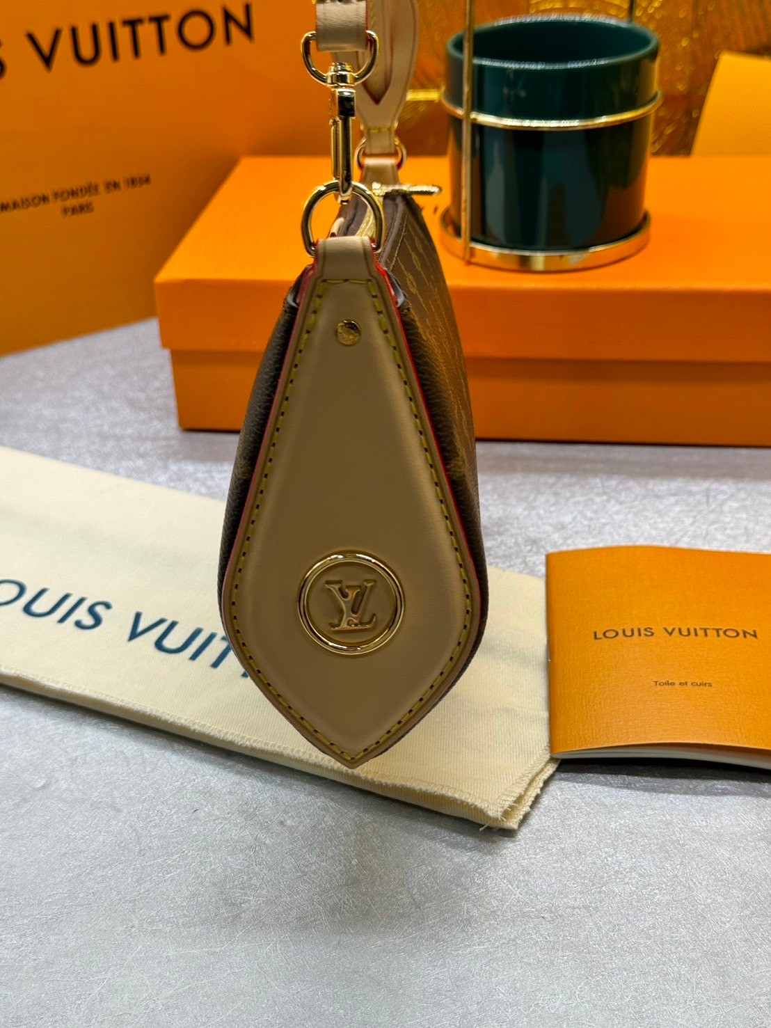 LV Pochette Tirette Monogram Bag กระเป๋าทรงพอช เกรดท็อปออริ 1:1 เกรดดีสุด สลับแท้ ใช้งานต่างประเทศได้
