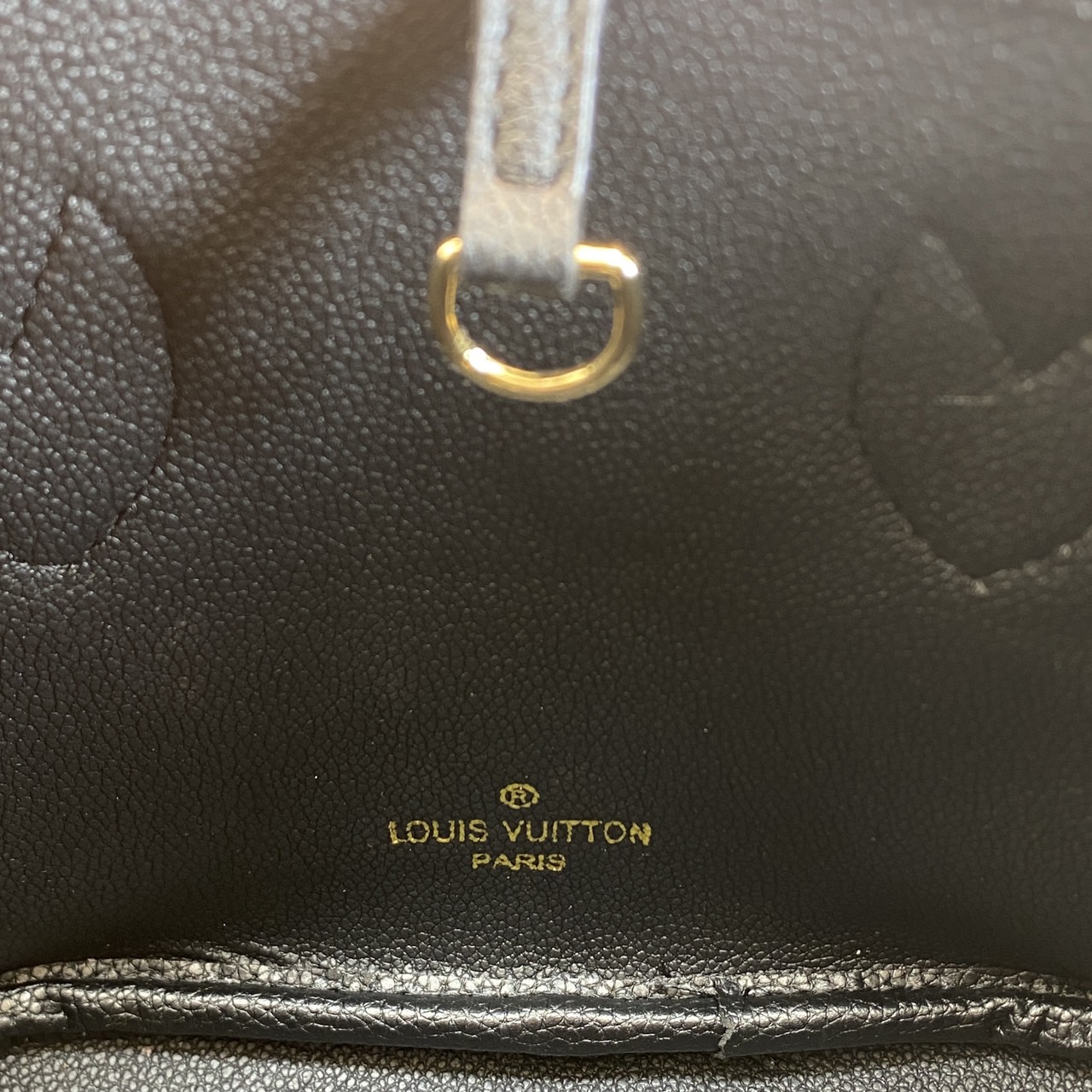 LV Neverfull Bandoulière Inside Out BB Bag กระเป๋าทรงโท้ทไซส์เล็ก พร้อมใบลูกพิมพ์ลายแบรนด์สุดไอคอนิก ดีไซน์ใช้งานได้ทั้งสองด้าน