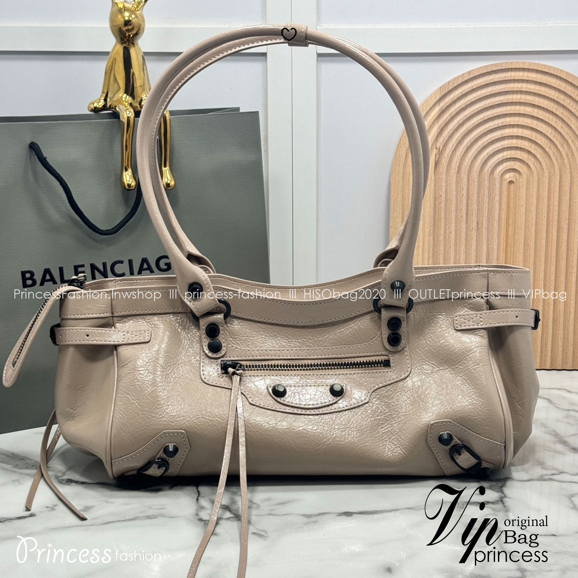 ORI หนังแท้ | Balenciaga Le City Bag East-west Bag 32cm กระเป๋าถือ/สะพายข้างทรงยาวดีไซน์โดดเด่นสวยเท่ล้ำสมัย ที่สุดแห่งความไอคอนิกไม่เหมือนใคร มีกิมมิคและลูกเล่นแพรวพราว