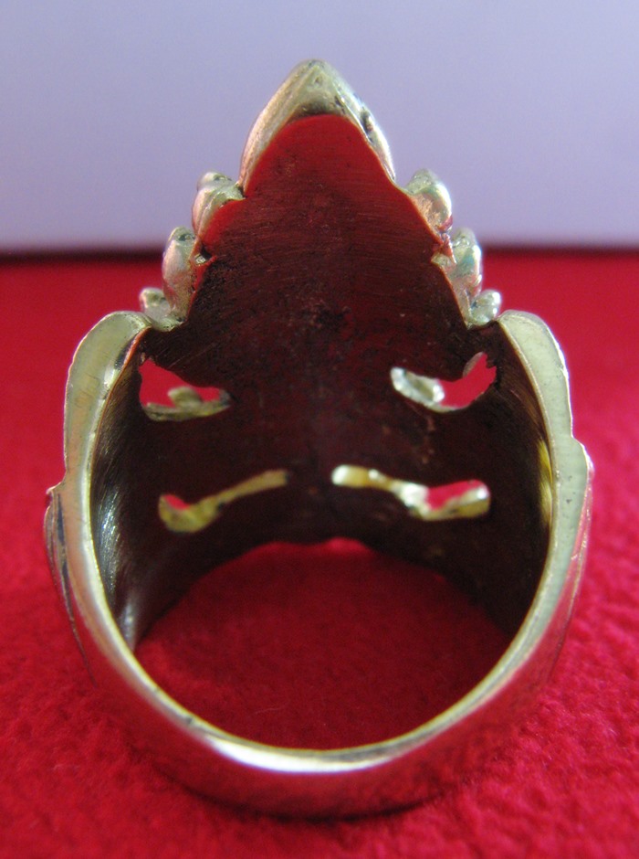 สินค้าหมดค่ะ แหวนพระนารายณ์ทรงครุฑแบบเล็ก เนื้อทองเหลือง เหนือเศียรพระนารายณ์มีพญานาค 7 เศียร มีอำนาจ คุ้มครองป้องกันค่ะ