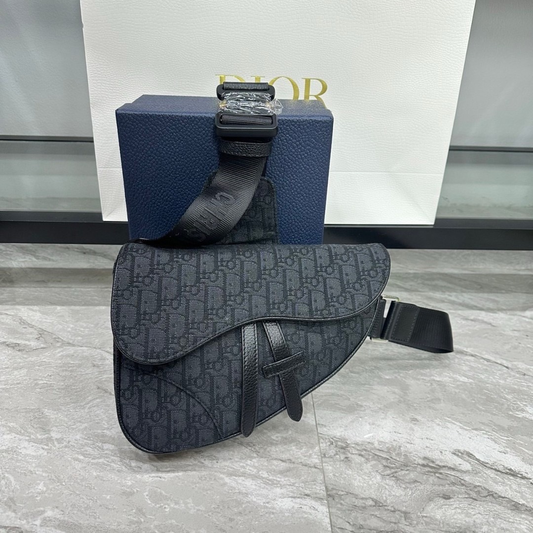 พร้อมส่ง 2 สี DIOR Saddle Bag Black Dior Oblique Jacquard กระเป๋าคาดอกดิออร์ เกรดออริ สลับแท้ 1:1 ใช้ต่างประเทศได้