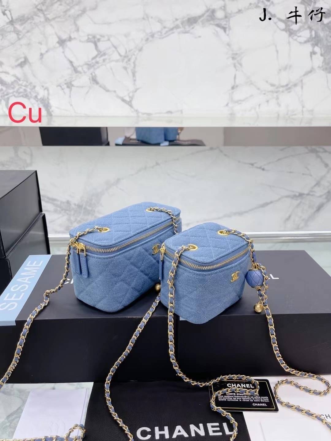 Chanel Pearl Crush Mini Vanity in Denim / Chanel Vanity crossbody bag กระเป๋าทรงกล่องใบเล็กน่ารัก มี 2 ขนาด งานเดนิมสวย ตอบโจทย์และครองใจสาวๆ ได้อย่างแท้จริง