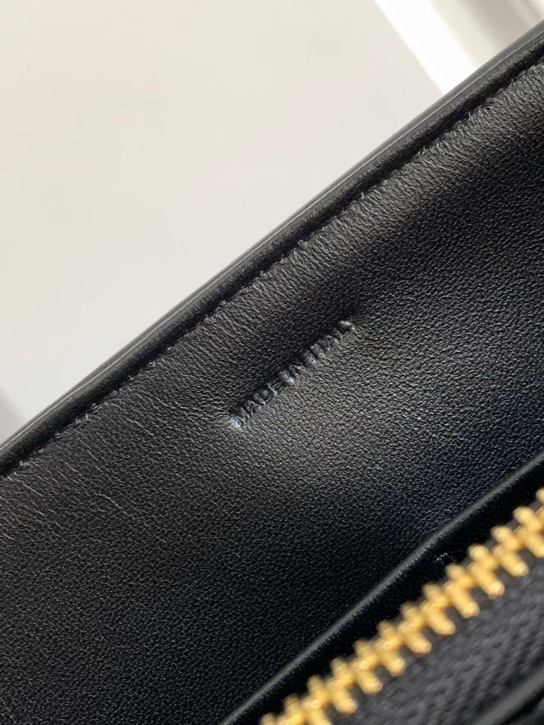 MEDIUM CELINE NINO BAG IN SUPPLE กระเป๋าสะพายหูจับในตัว แบรนด์หรู ดีไซส์คล่องตัว เกรดออริ สลับแท้ 1:1 ใช้งานต่างประเทศได้