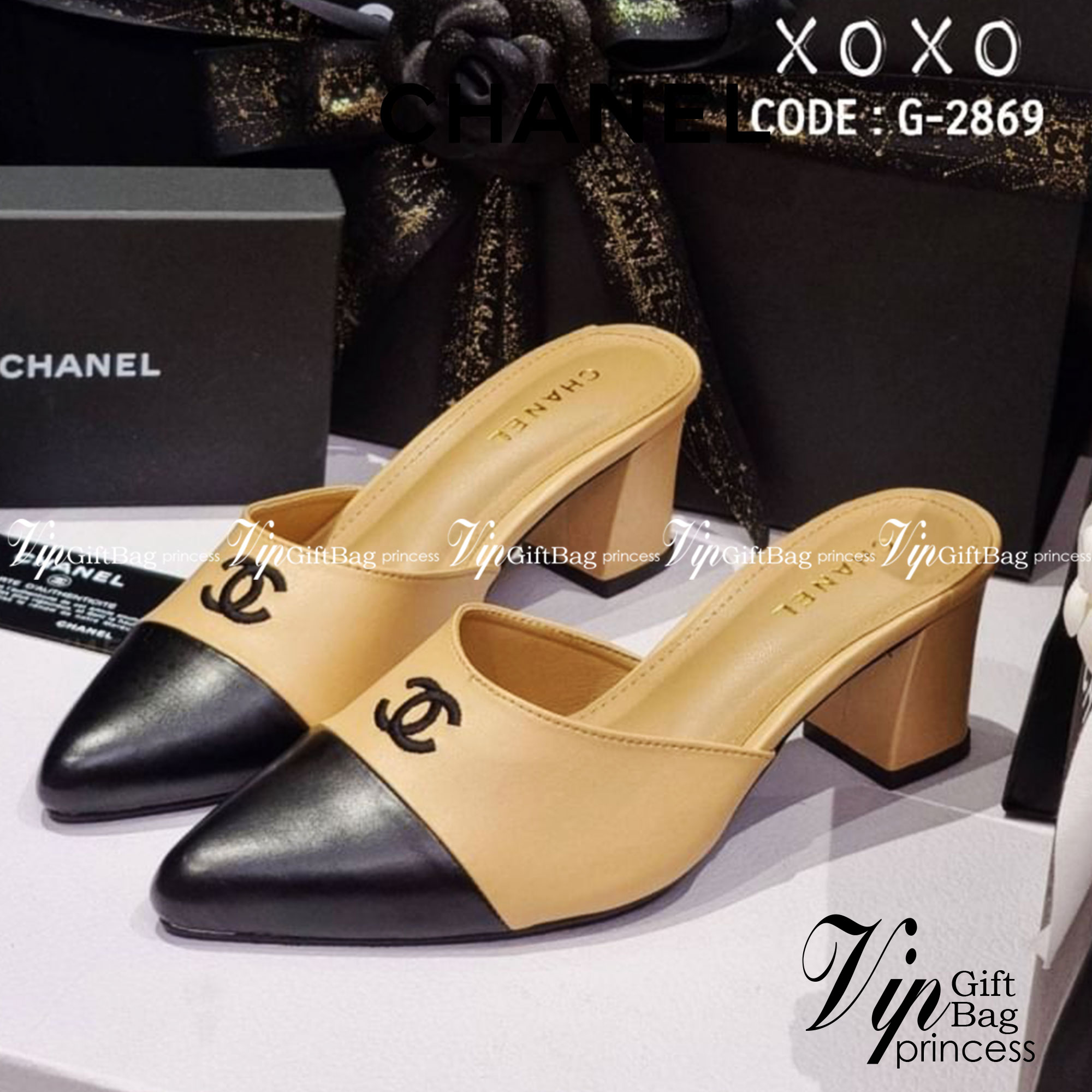 Chanel Two-Tone Shoes รองเท้างานสวม สี 2 tone หน้าวี ทรงสวม เปิดส้น ด้นหน้างานปักโลโก้แบรนด์ วัสดุหนัง PU ส้นแท่ง ใส่เดินสบาย รุ่นที่สาวๆ รอคอย งานมาเติมแล้ว ของหมดไวมากกก รีบหน่อยน้าา ^^