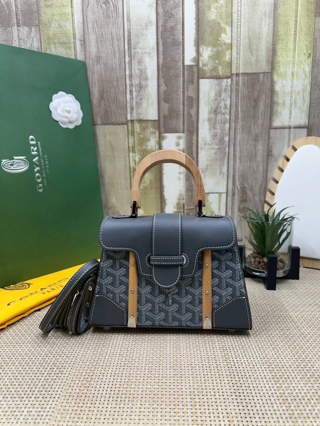 10 สี ORI หนังแท้ | GOYARD Saïgon Souple Mini Bag 20cm กระเป๋าถือ/สะพายดีไซน์หูจับไม้เป็นเอกลักษณ์ที่สวยหรูหราสง่างาม