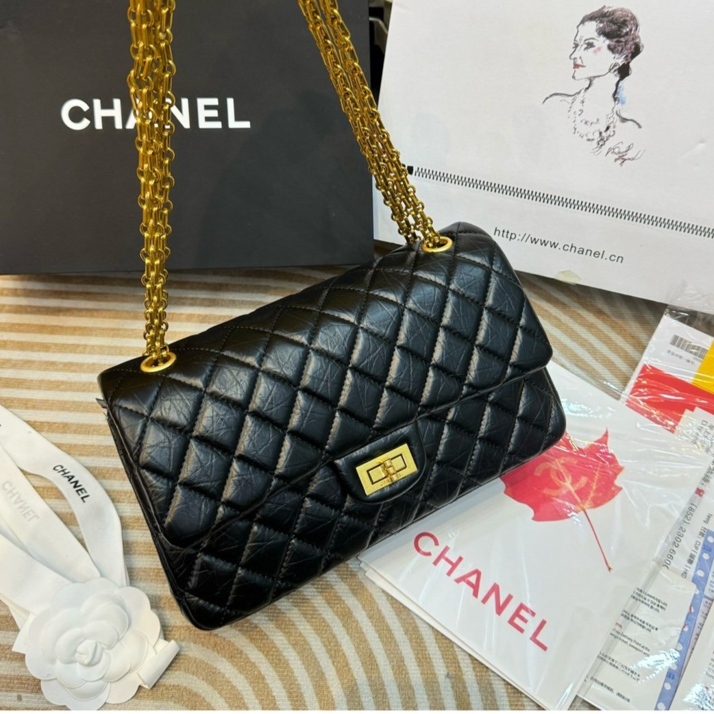 Chanel 2.55 Handbag กระเป๋าสะพายสุดคลาสสิกวินเทจ ดีไซส์หนังยับหรูหราชวนสะสม สุดยอดเดอะเบสท์ไอเท็ม พร้อมเสิร์ฟครบชุด สุดคุ้ม