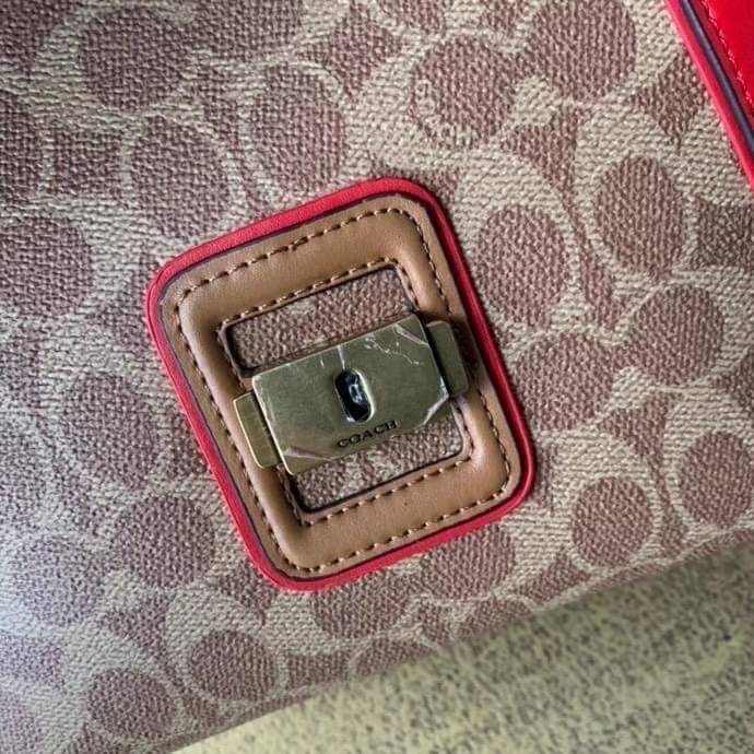 COACH COURIER CARRYALL 23 IN COLORBLOCK SIGNATURE CANVAS พร้อมส่ง 7 แบบ พร้อมส่ง ลุคดูไฮสุดๆค่ะ! กระเป๋าสะพายหนังหรูหราและคลาสสิค หนังแท้ชั้นดีที่สุด น้ำหนักเบา หนังสวยมากก สัมผัสแล้วหลงรักแน่นอนจ้าา😘
