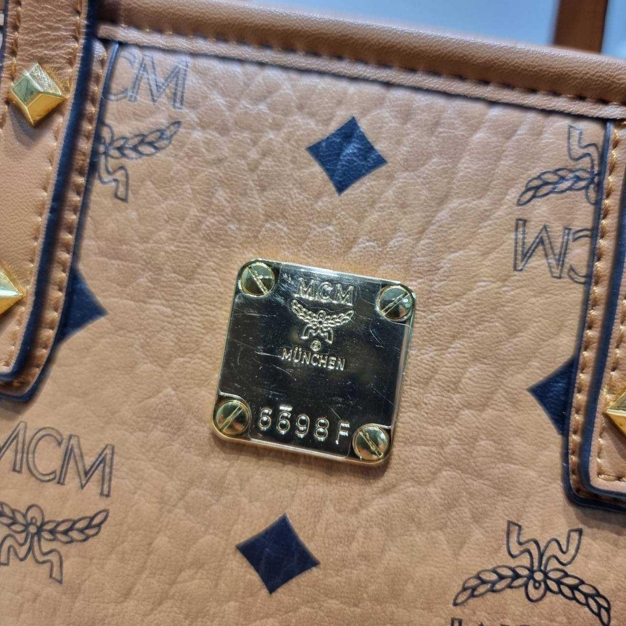 M.C.M ANYA TOP ZIP SHOPPER IN VISETOS กระเป๋าถือ/สะพายข้าง ใบเล็ก ไซส์มินิ สวยน่าใช้เกินเบอร์สุดๆ เกรดท็อปออริ 1:1 สลับแท้ ใช้งานต่างประเทศได้