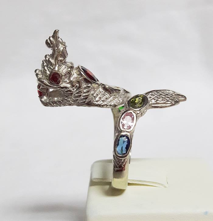 สินค้าหมดค่ะ แหวนพญานาคทองขาวประดับพลอย7สี เสริมอำนาจวาสนาค่ะ