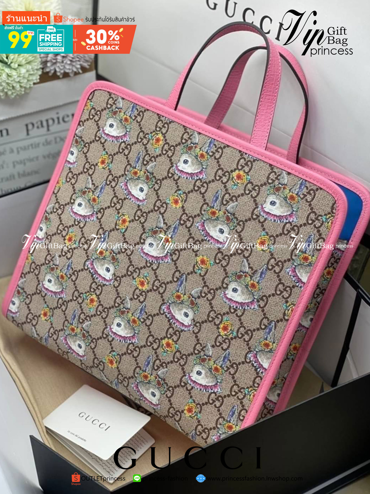 Ori GUCCI Children's tote bag GG kids ที่สุดของความน่ารัก ลิมิเต็ดแบบไม่มีเอาท์ สาวๆสายหวานไม่ควรพลาดด้วยประการทั้งปวงเลยค่าา หนังแท้เกรดดีที่สุด พิมพ์ลายแบรนด์รอบใบเทคเจอร์สวยอยู่ทรง ภายในมีโลโก้กว้างและจุสุดๆใส่สัมภาระได้เยอะ ภาพถ่ายจ