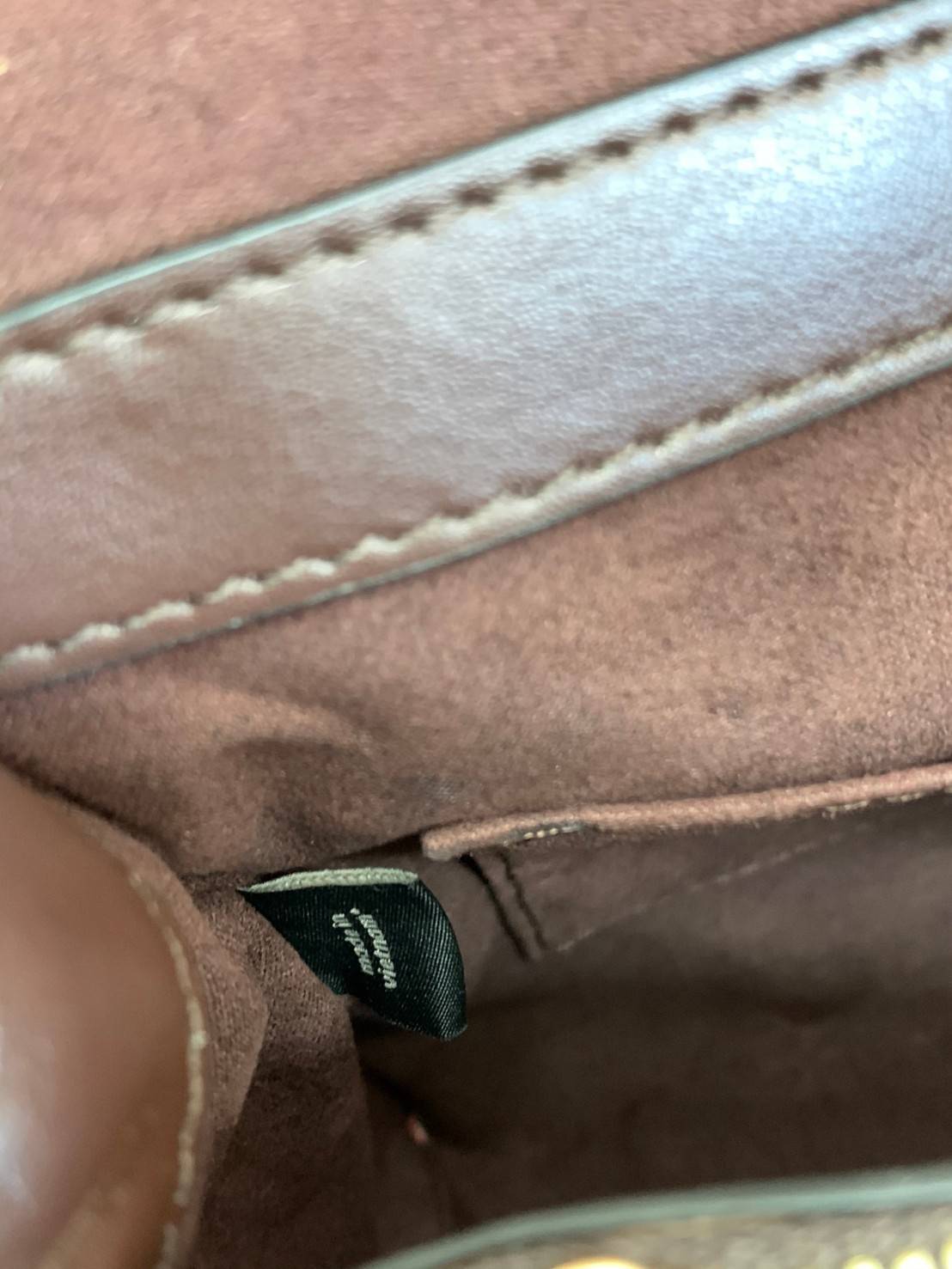 สวย หรู ดูดี รุ่นนี้กัยเลยค่า!! COACH TILLY TOP HANDLE SATCHEL IN SIGNATURE ((76620)) พร้อมส่งความสวย ห้ามพลาดค่ะ! กระเป๋าหิ้ว//คล้องมือ//สะพายข้างได้ ทรงสวย หนังแท้เรียบ+ลายCได้สวยงามค่ะ เปิดปิดกระเป๋าแบบหมุนล็อค ภายในมีช่องหลักใส่ของ2ช่อง สามารถใส่กระเป