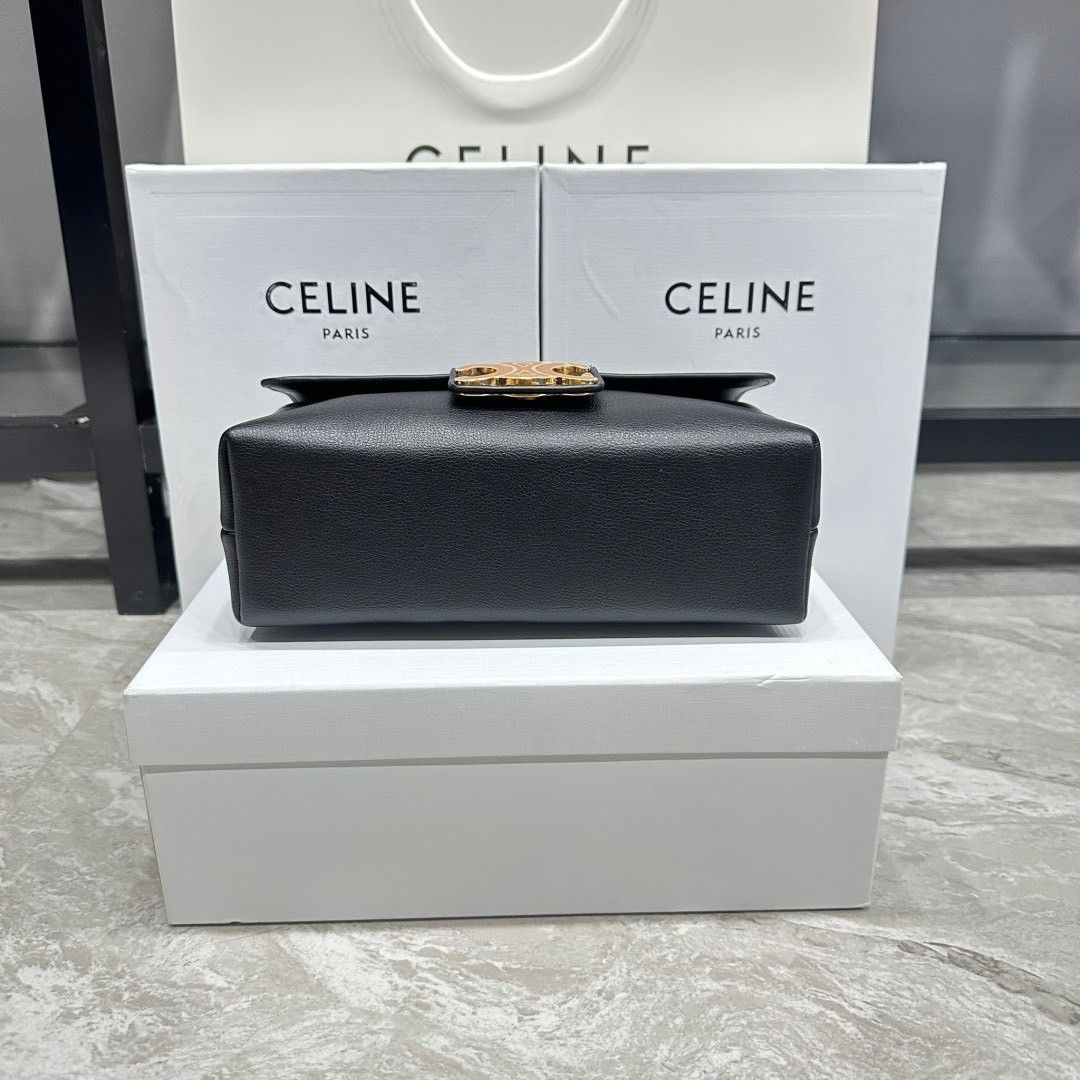 CELINE MEDIUM VICTOIRE BAG IN TRIOMPHE CANVAS 3 สี พร้อมส่ง เกรดออริจินอล สลับแท้ ใช้งานต่างประเทศได้ งานสวยตามรูป ภาพถ่ายจากงานขายจริง
