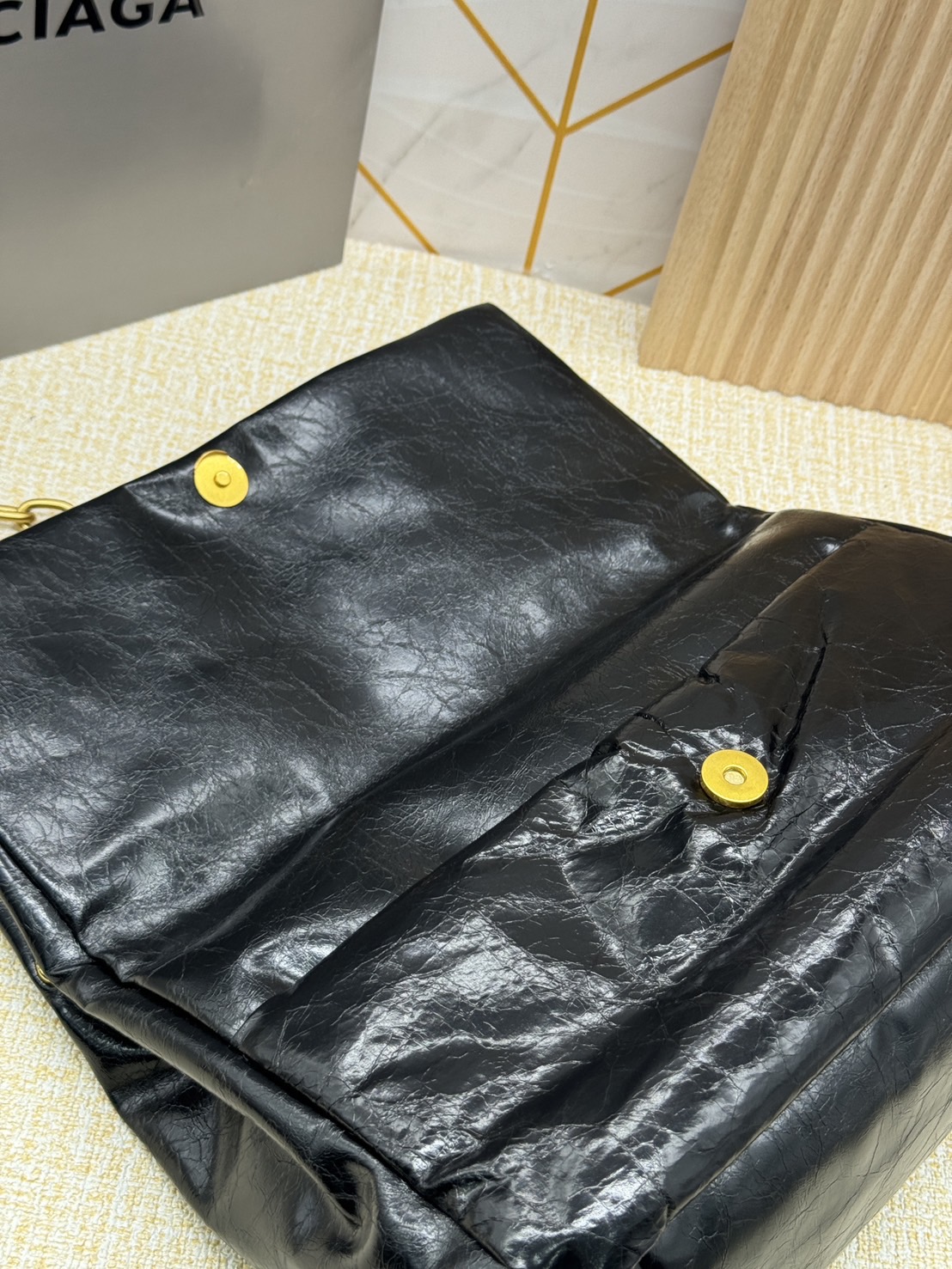 Balenciaga MONACO SMALL CHAIN BAG IN BLACK 28cm กระเป๋าทรงโท้ทใบใหญ่ งานหนังยับสวยเต็มใบ เกรดออริ สลับแท้ 1:1 ใช้งานต่างประเทศได้