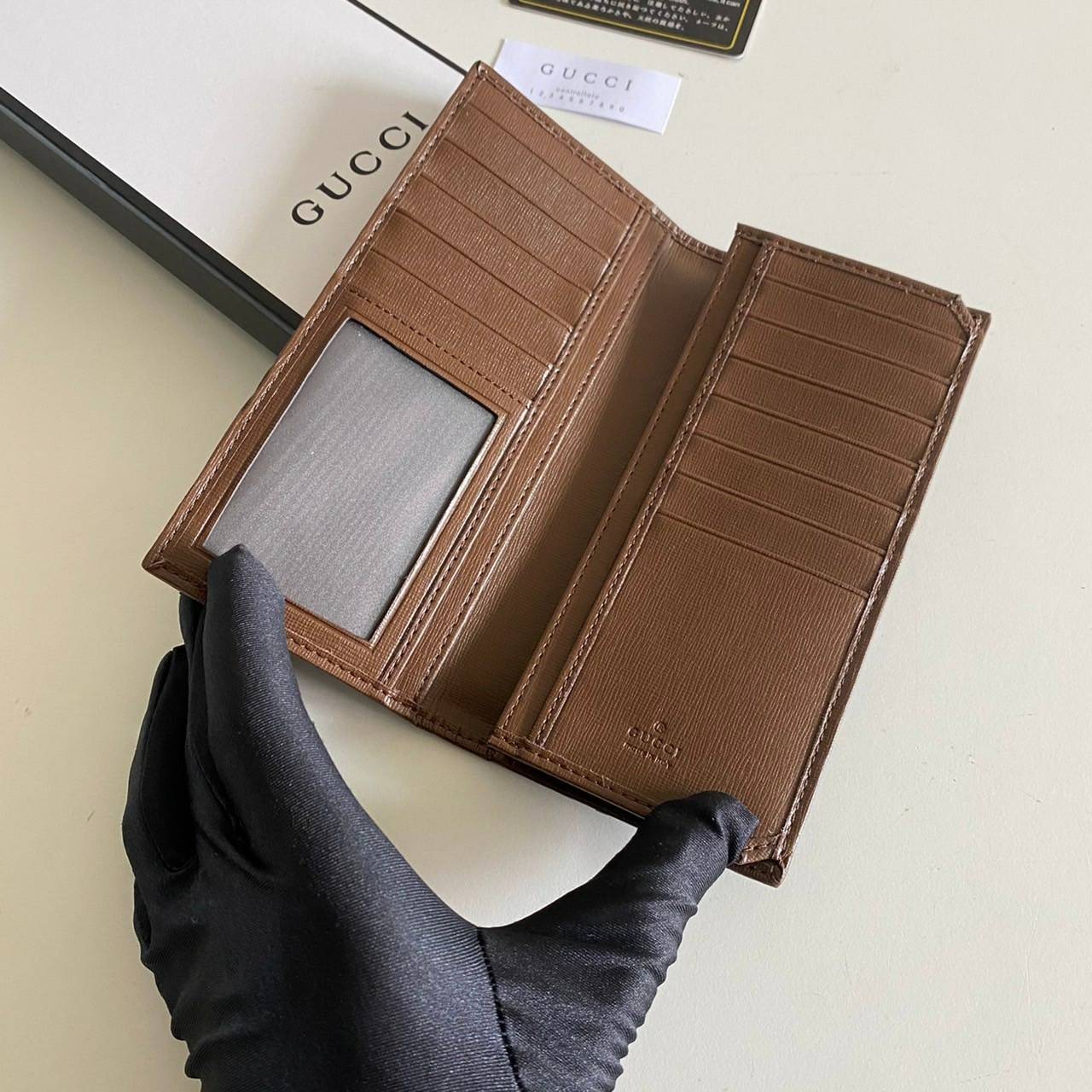 VIP 】Gucci Wallet long กระเป๋าสตางค์ใบยาวสำหรับผู้ชาย งานหนังแท้ รุ่นพิเศษครบเซ็ท ราคาคุ้มที่สุด ต้อนรับปีแห่งความปัง!! เอ็กซ์คลูซีฟมาก!!