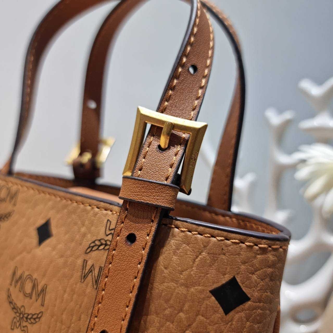 M.C.M AREN BUCKET TOTE IN VISETOS กระเป๋าทรงบัคเก็ต ขนาดกำลังสวย ไอเท็มใหม่ เกรดท็อปออริ 1:1 สลับแท้ ใช้งานต่างประเทศได้