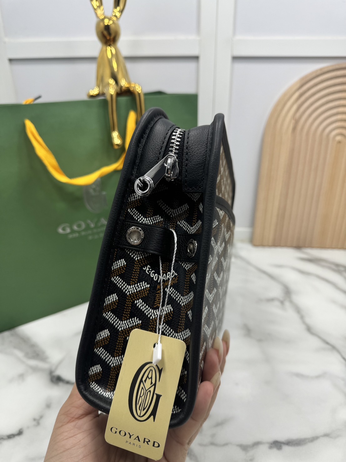 ORI หนังแท้ | Goyard Jouvence MM Toiletry Bag / Goyard Clutch bag กระเป๋าทรงคลัชกะทัดรัด เหมาะสำหรับการเก็บของในแนวตั้งและป้องกันการหกหรือรั่วไหล แคนวาสทำความสะอาดง่าย