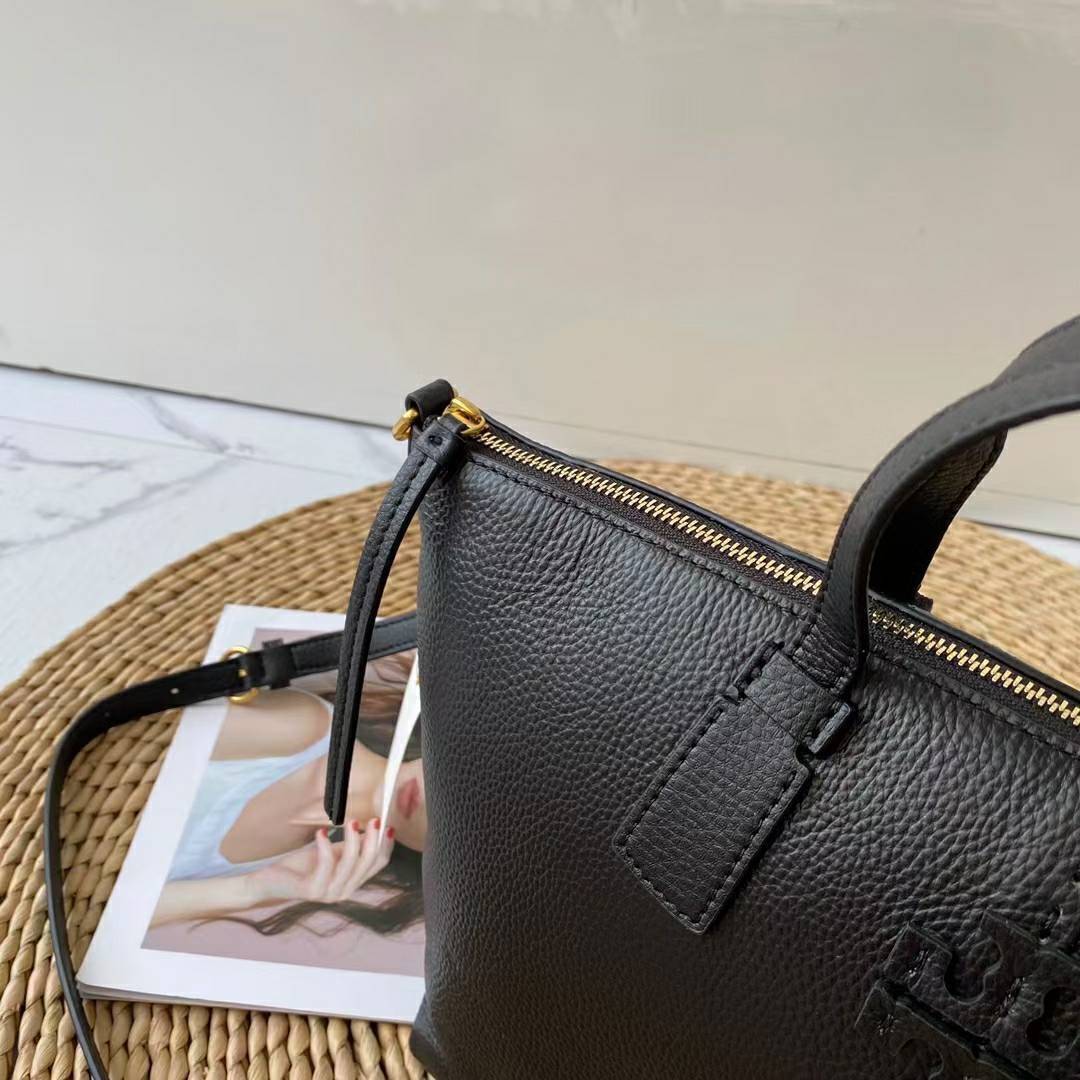 Tory Burch McGraw Top-Zip Satchel bag กระเป๋าสะพาย Crossbody ใบใหญ่ ทรงสวยสุดฮิต รุ่นใหม่ มาแรงที่สุดในตอนนี้!! วัสดุหนังแท้ สัมผัสนุ่มมือ หนังสวยสุดๆ