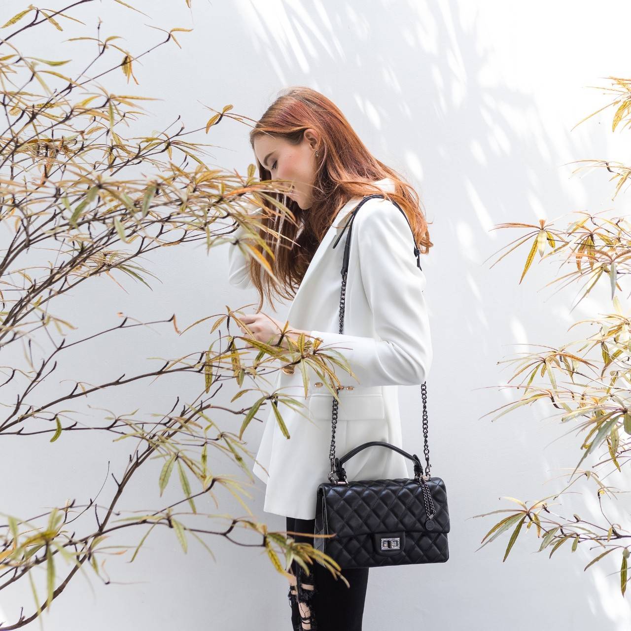 รุ่นขายดี KEEP รุ่น Coco chain handbag ✨ Collectionใหม่ตัวกระเป๋าผลิตจากหนัง Microfiber สวย ทนขึ้นกว่าเดิม การตัดเย็บ นิ่ม ฟู ตึง สวยอยู่ทรงตามแบบฉบับของแบรนด์ รุ่นใหม่ตัวนี้ปักลายตารางสวยหรู การเย็บประณีตทุกตาราง อะไหล่สีดำ เงา เกรดพรีเมี่ยม