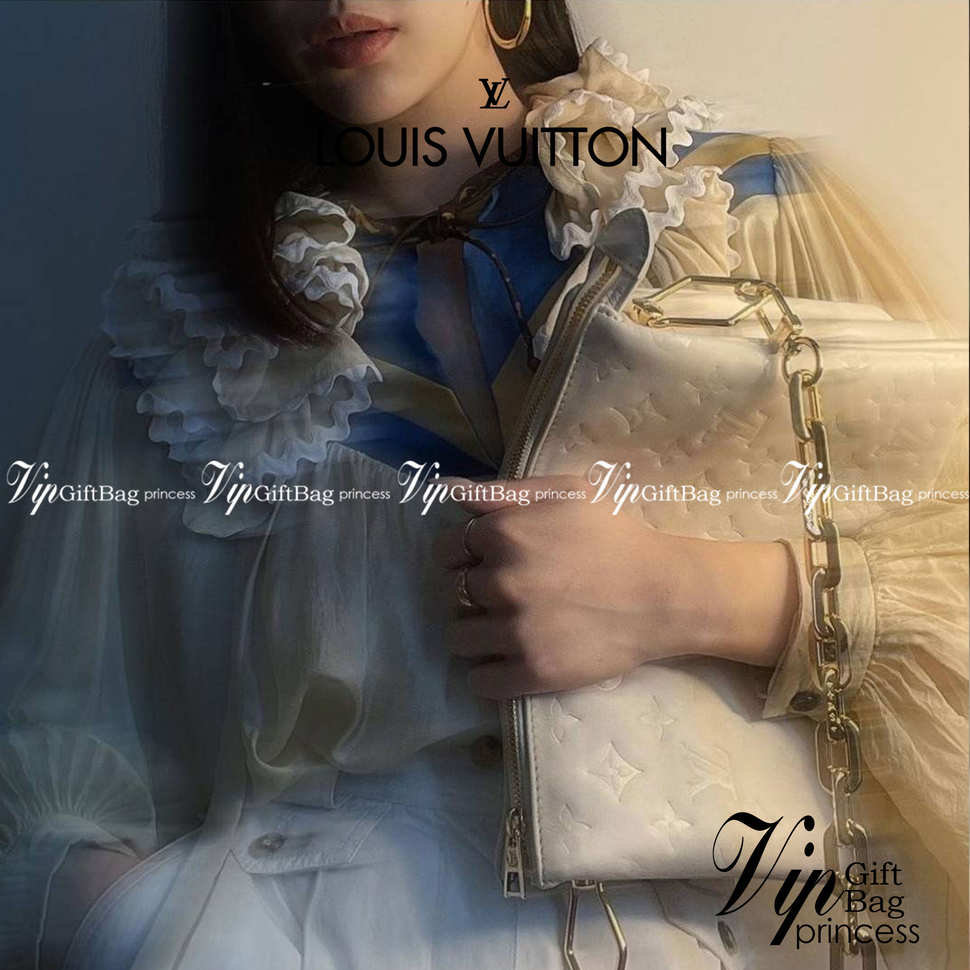 LV HANDLE POUCH MONOGRAM กระเป๋าสะพายกึ่งคลัชท์ สุดล้ำ ใหม่ล่าสุดมาแรงมาก ด้วยความสวยปังตั้งแต่แรกเห็น วัสดุหนังแกะปั๊มลายสวยคม มาพร้อมสาย 2 เส้น เลิศๆ มีสายโซ่ที่มีดีเทลละเอียดไม่ซ้ำ และสายสปอร์ตครอสบอดี้ ที่จะคล้องไว้ทั้งสองเส้นก็ดีงาม หรือสลับใช้ตามลุค