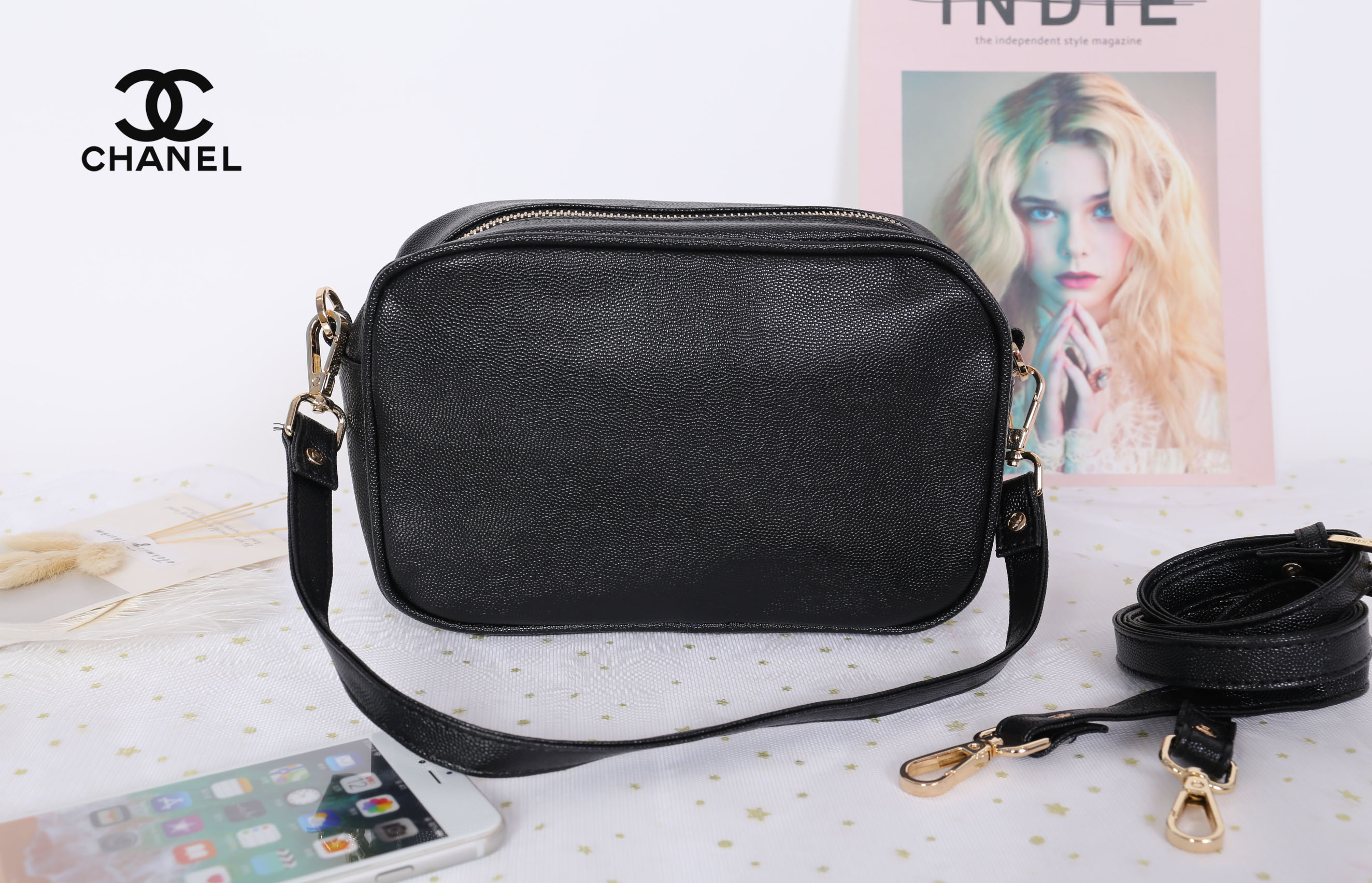 CHANEL Caviar Handbag Crossbody bag / Chanel Shoulder Bag With 2Straps กระเป๋าสะพาย หนังลายคาเวียร์ทั้งใบด้านหน้ามีโลโก้แบรนด์