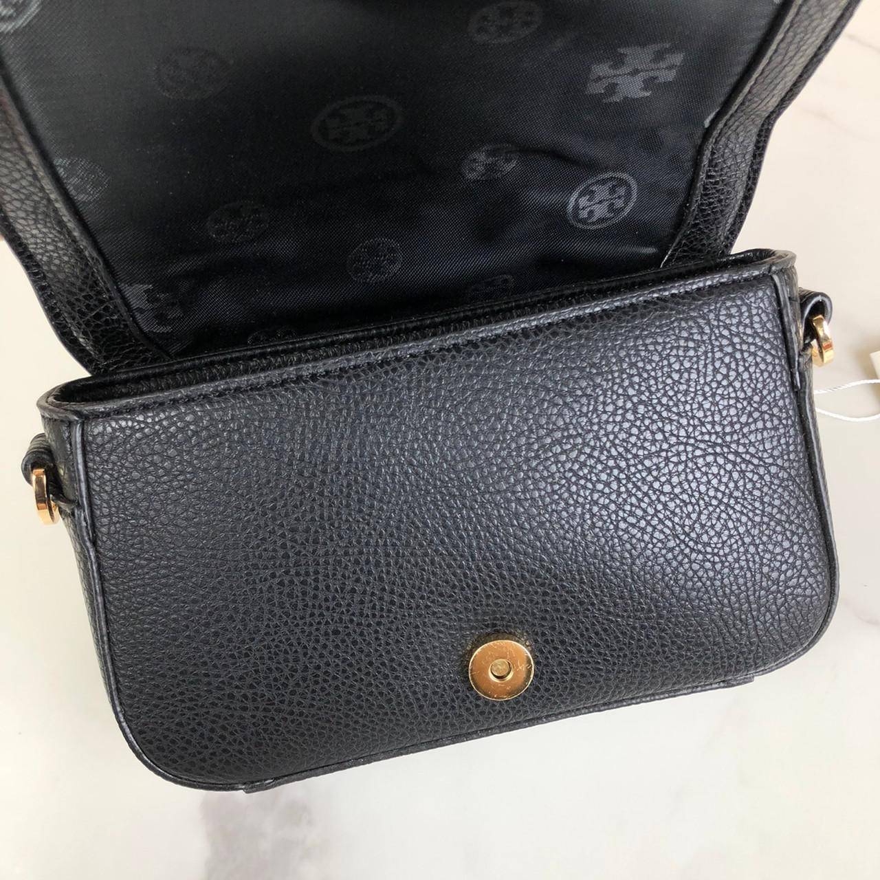 ของแท้ 💯% กระเป๋าสะพาย TORY BURCH มาพร้อมสายสะพายโซ่ มีหนังรองบ่าค่ะ