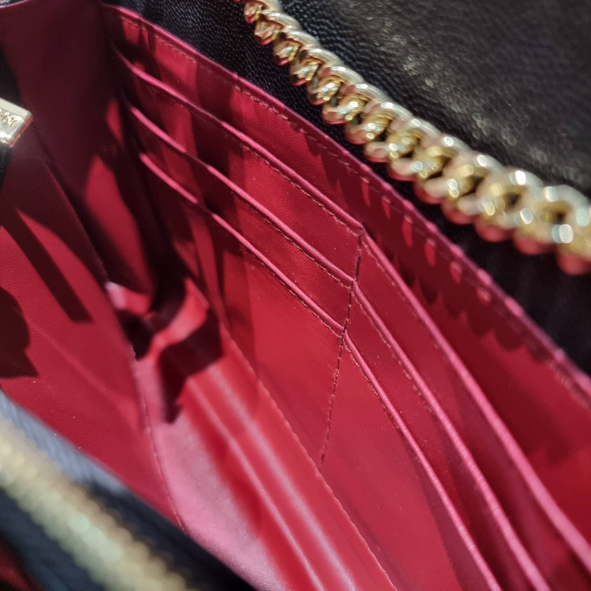 YSL WOC 9 ไม่เคยผิดหวังจริงๆ!! กับรุ่นที่สาวๆรู้กัน Yves Saint laurent clutch bag with chain กระเป๋าสะพายทรง woc สุดฮอต ดีไซน์เรียบหรู โดดเด่นด้วยโลโก้ด้านหน้า เพิ่มดีเทลความผู้ดี