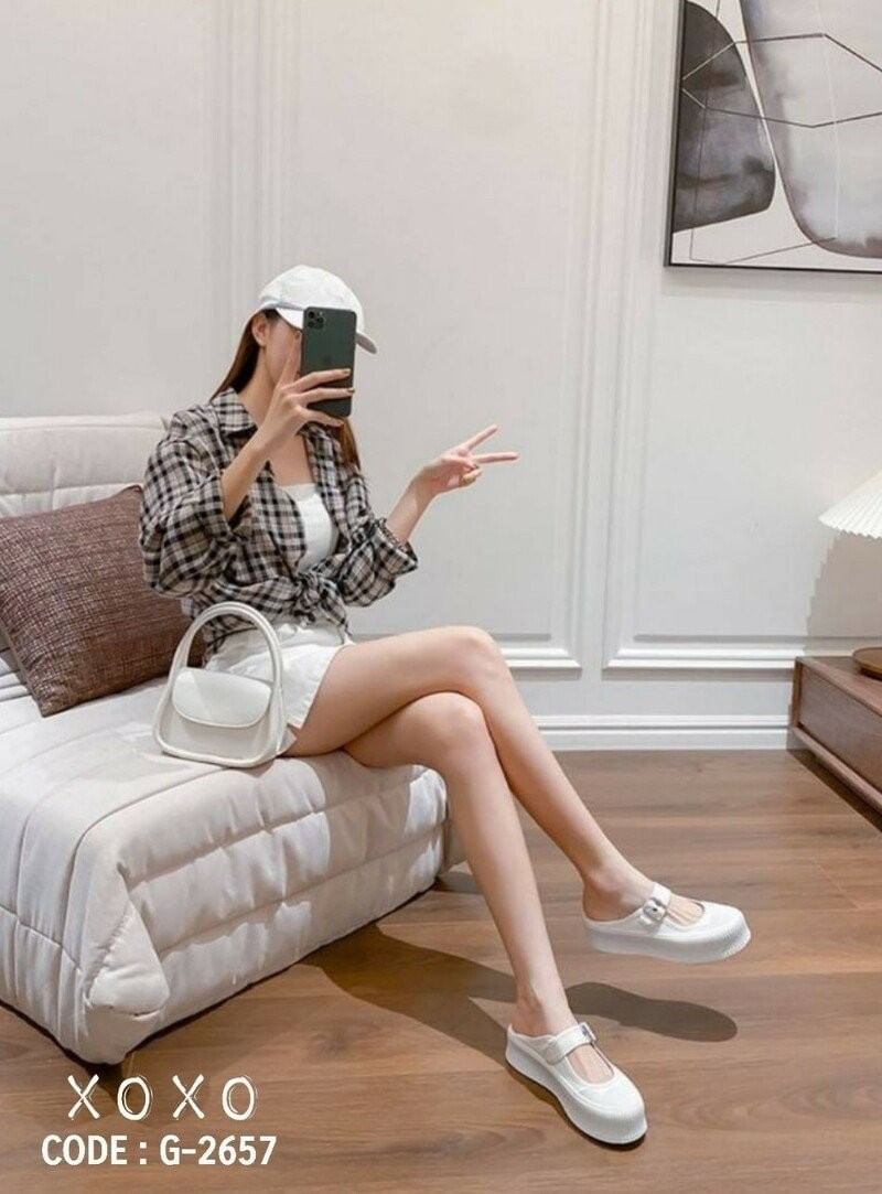 รองเท้าสไตล์เกาหลี ผ้าใบเปิดส้น ส้นตึก น่ารัก ใส่สบาย วัสดุพื้นเสมอ อัพเปอร์บนเป็นผ้าใบ ทำความสะอาดซักได้ ด้านหน้ามีเข็มขัดรัด ปรับขยายรูได้ แมทส์ชุดง่าย นุ่ม น้ำหนักเบา ใส่สบาย