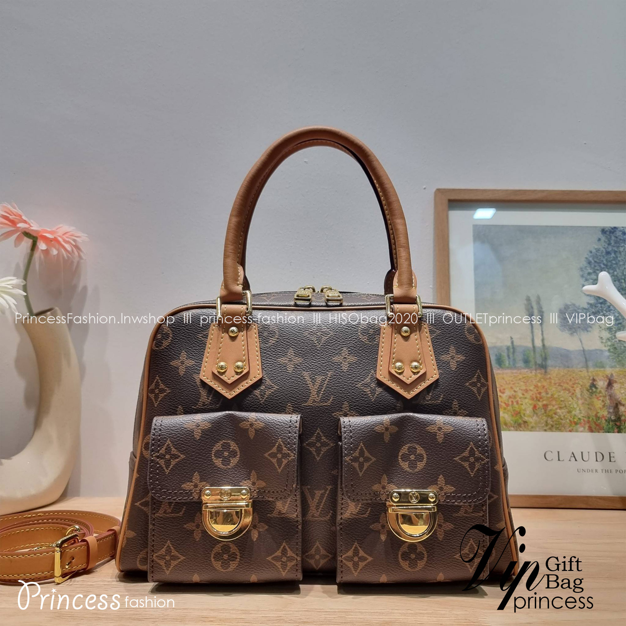 LV Manhattan Pm Monogram Handbag / LV MANHATTAN HANDBAG กระเป๋าถือทรงผู้ดี คลาสสิค สวยหรู ไซส์กำลังสวย ราคาแสนดี ดีไซน์ตกแต่งกระเป๋าเล็กด้านหน้า ใส่ของจุกจิกได้