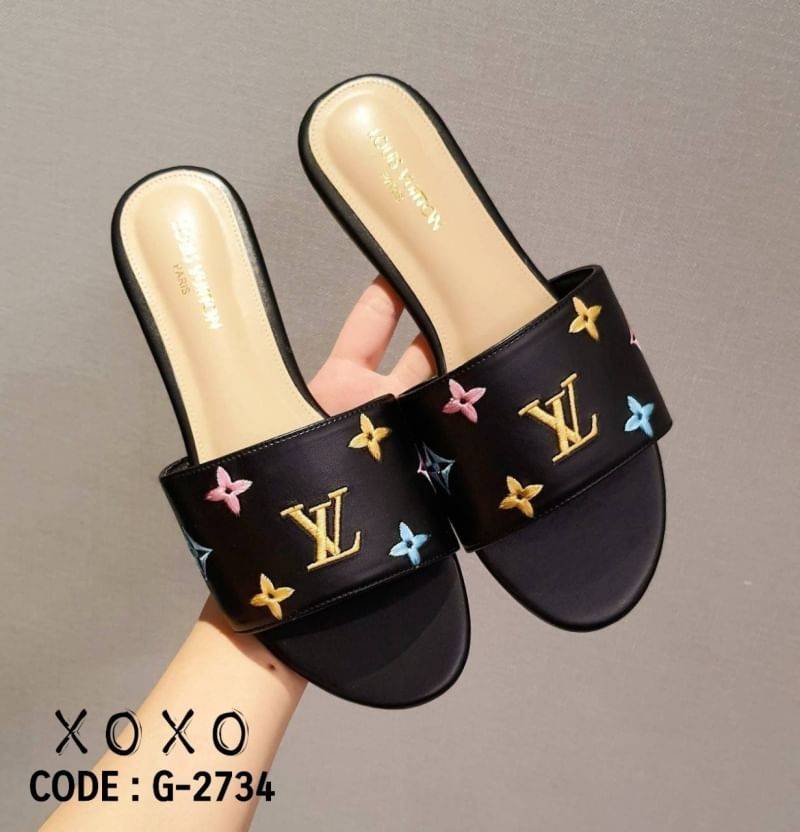 Louis vuitton sandels แตะหนัง PU ปัก ลายโลโก้ LV สวย ตามภาพ งานเรียบร้อย ใส่สบาย เรียบ หรู ดูแพงเกินราคาขาย