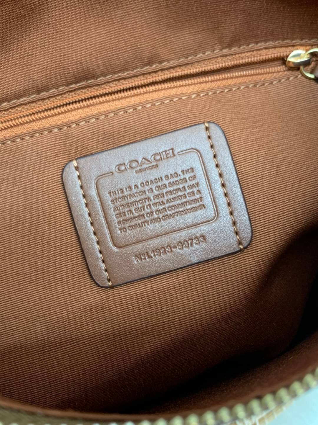 OUTLET 】ปรับราคาลง ได้ไปไม่ผิดหวังแน่นอนจ้าา💥 Coach Pebble Leather Small Skylar Hobo Shoulder Bag((90738)) พร้อมส่งที่ไทย ล่าสุด! กระเป๋าหิ้ว//สะพายข้างได้ ทรงน่ารัก ละมุน หนังแท้ หนังนิ่มมือดีมาก หลงรักแน่นอนค่าา! เปิดปิดกระเป๋าแบบซิปมีพู่ห้อย ใช