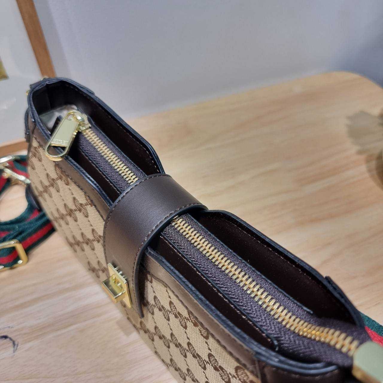 Gucci moon side mini shoulder bag สวยย้อนยุค y2k กำลังมาแรง กับอีกหนึ่งไอเท็มสุดจึ้ง ด้วยขนาดที่กำลังพอดี ดีไซน์คลาสสิคลัคชู ดูผู้ดี สวยแบบน้อยแต่มาก