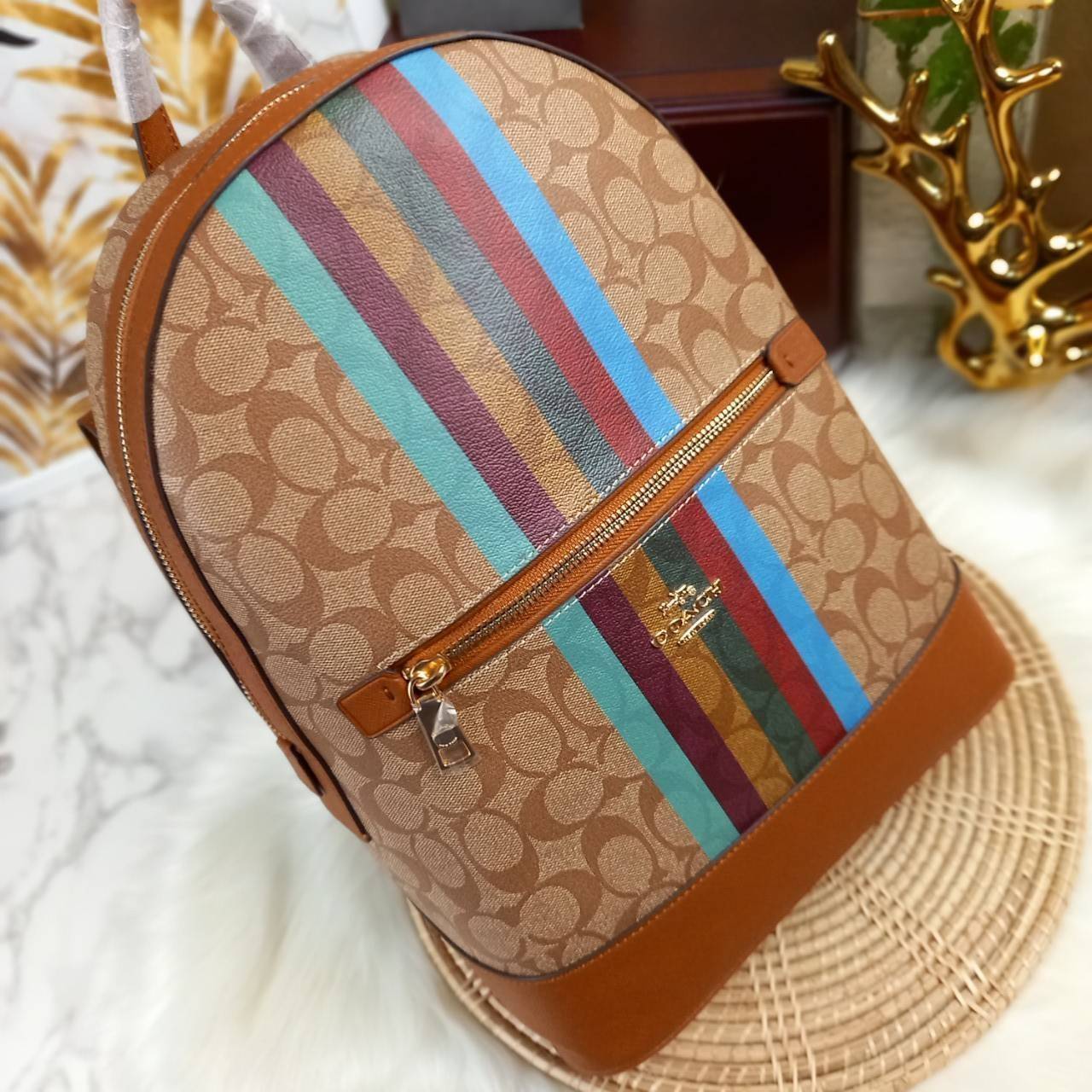 COACH KENLEY BACKPACK IN SIGNATURE CANVAS WITH STRIPE (COACH C5795)🌈🍁กระเป๋าเป้ กระเป๋าสะพายรุ่น Unisex ที่ใช้ได้ทั้งชายและหญิง รูปทรงสวย ขนาดกำลังดี// วัสดุแคนวาสคุณภาพ ผสมหนังแท้ ลาย SIGNATURE//เปิด-ปิด ด้วยซิบ ด้านในโล่งกว้าง จุของได้เย