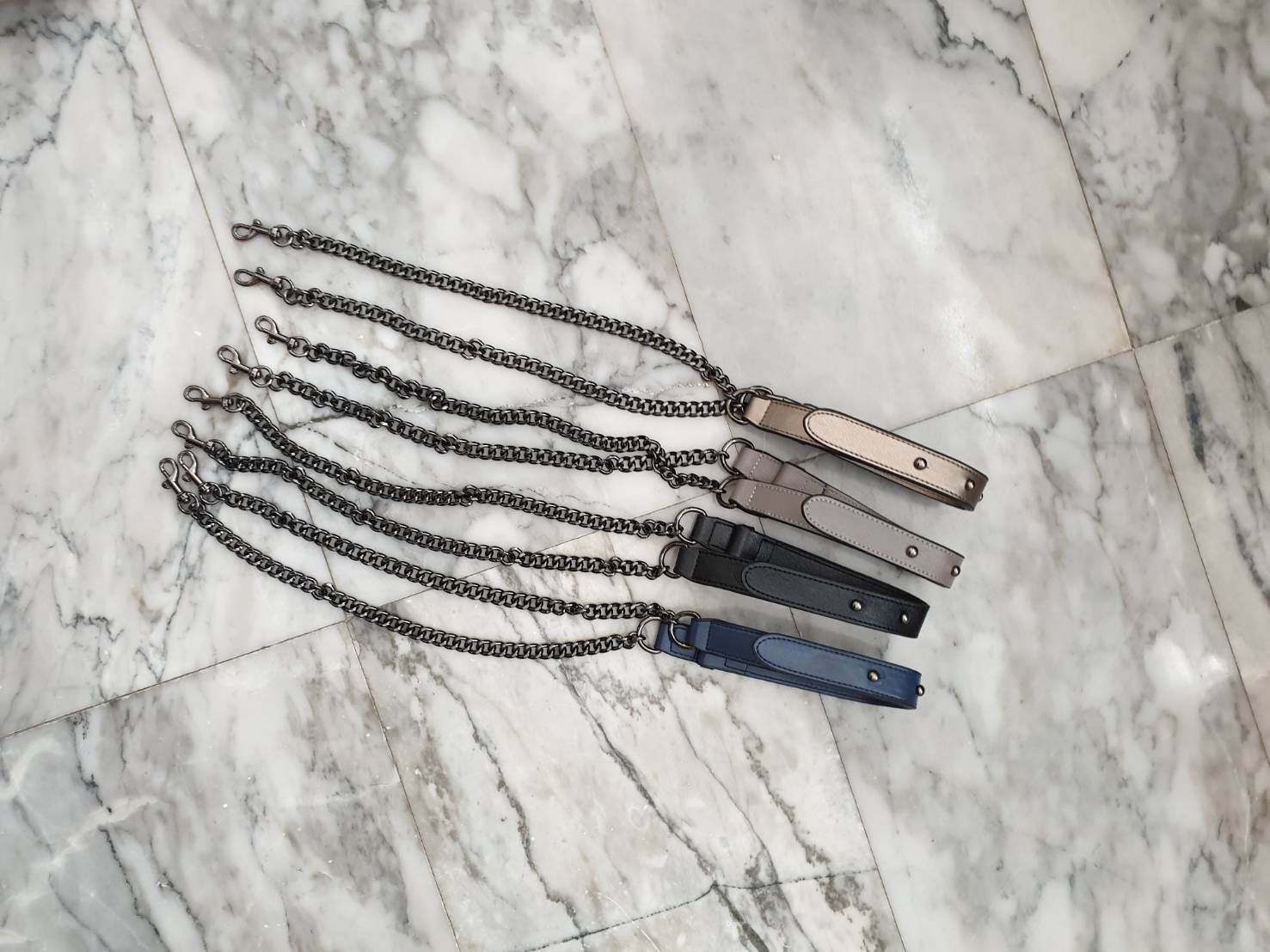 สินค้าเข้าใหม่ KEEP รุ่น Coco chain handbag ✨กระเป๋าทรงหรูวัสดุทำจากหนังแกะสังเคราะห์ หนัง นิ่ม ฟู ตึง สวยอยู่ทรงตามแบบฉบับของแบรนด์ รุ่นใหม่ตัวนี้ปักลายตารางสวยหรู การเย็บประณีตทุกตาราง อะไหล่สีดำ เงา เกรดพรีเมี่ยม ✨รุ่นนี้ดีไซน์มีหูหิ้ว สา