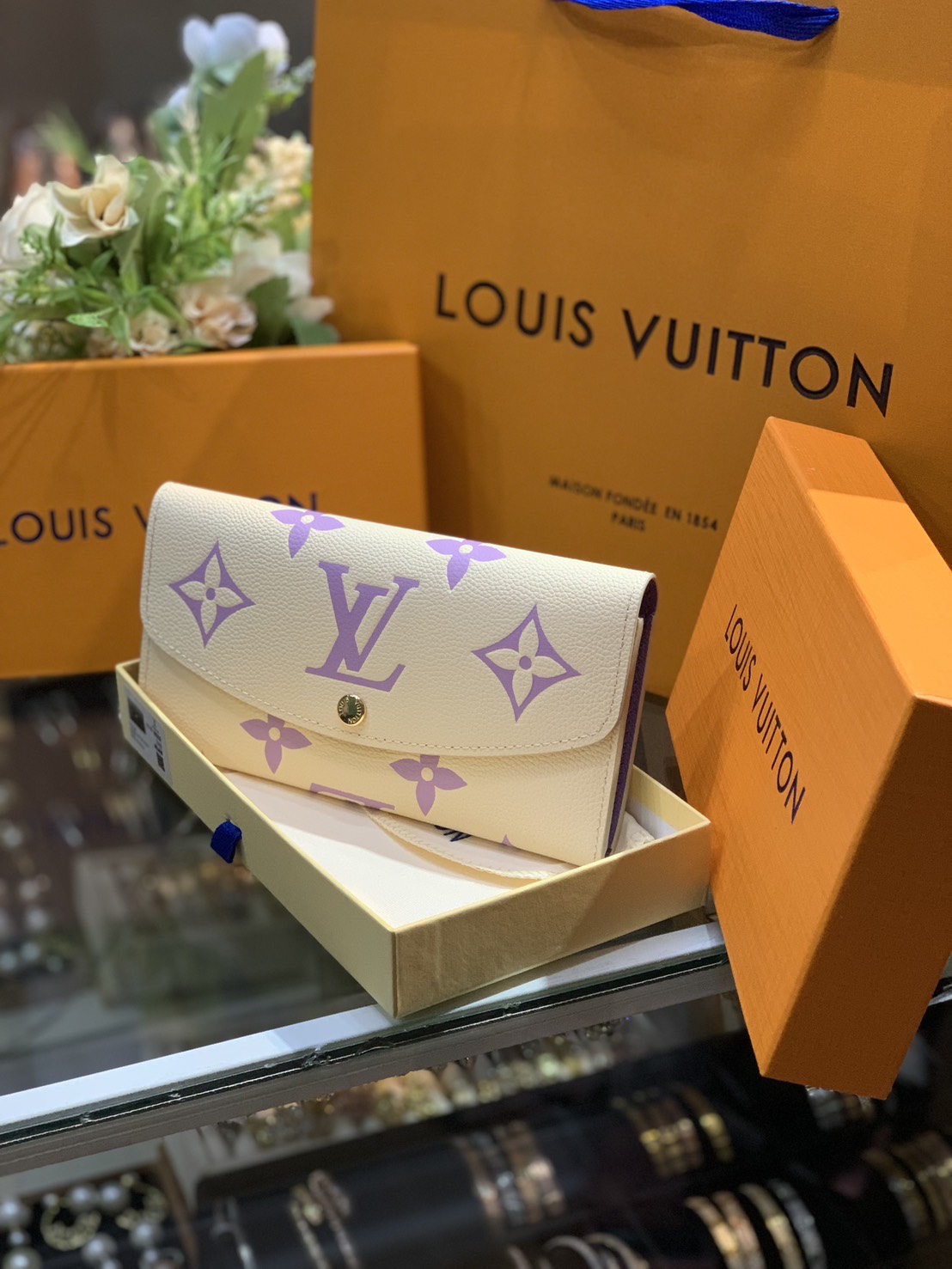 ORI หนังแท้ | LV Long Wallet 20cm กระเป๋าสตางค์ใบยาว โทนสีสดใส มีฟังก์ชันและสไตล์ให้เลือกด้วยช่องใส่บัตรหลายช่อง