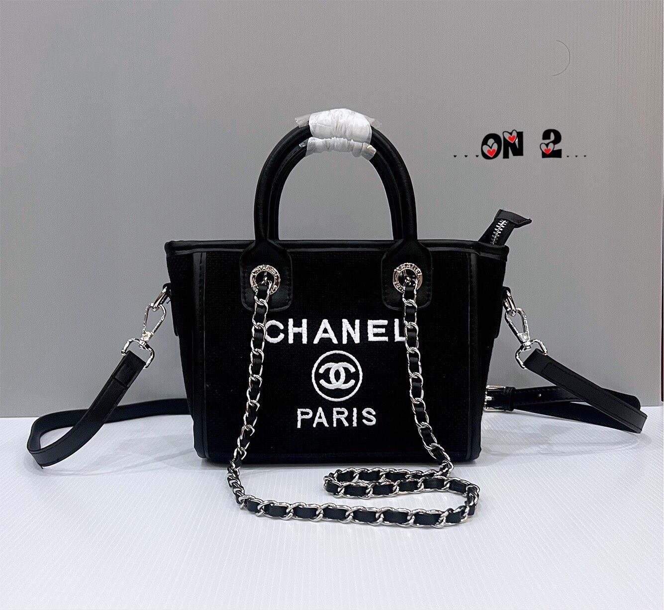 Chanel tote bag / Chanel Shopping Bag 8" กระเป๋าชาเนลทรงโท้ท หนังแคนวาสซับในสีดำปั้มแบรนด์ทุกจุด สายโซ่ดึงปรับความยาวได้ สวยทั้งภายนอกภายในคุ้มค่าราคาจับต้องได้