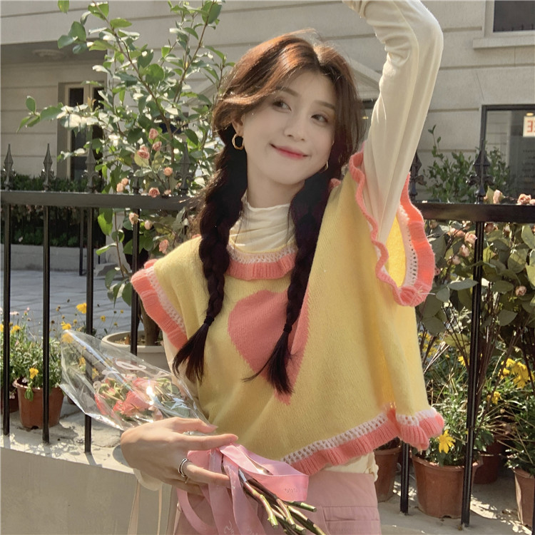 พร้อมส่ง ⛵️🩰 Mesa tops เสื้อแขนกุดผ้าไหมพรมสีหวานทอลายหัวใจ (IN36990)