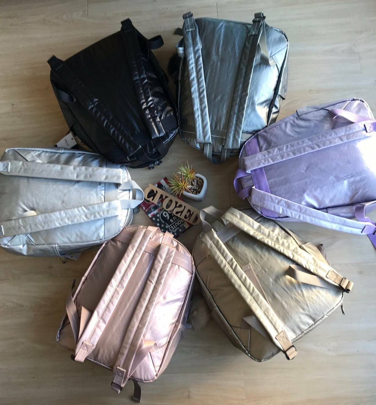 KIPLING LARGE BACKPACK WITH DOUBLE ZIPSกระเป๋าเป้จากคอลเลคชั่น Mayday วัสดุ Nylon & Polyester 100% น้ำหนักเบา ใส่ของได้เยอะแบบไร้กังวล เปิดปิดด้วยซิปคู่ ด้านหน้ามี2ช่องซิปใส่ของจุกจิกที่ต้องหยิบใช้บ่อย ใบใหญ่กับราคาเบาๆเลยคร้า!!