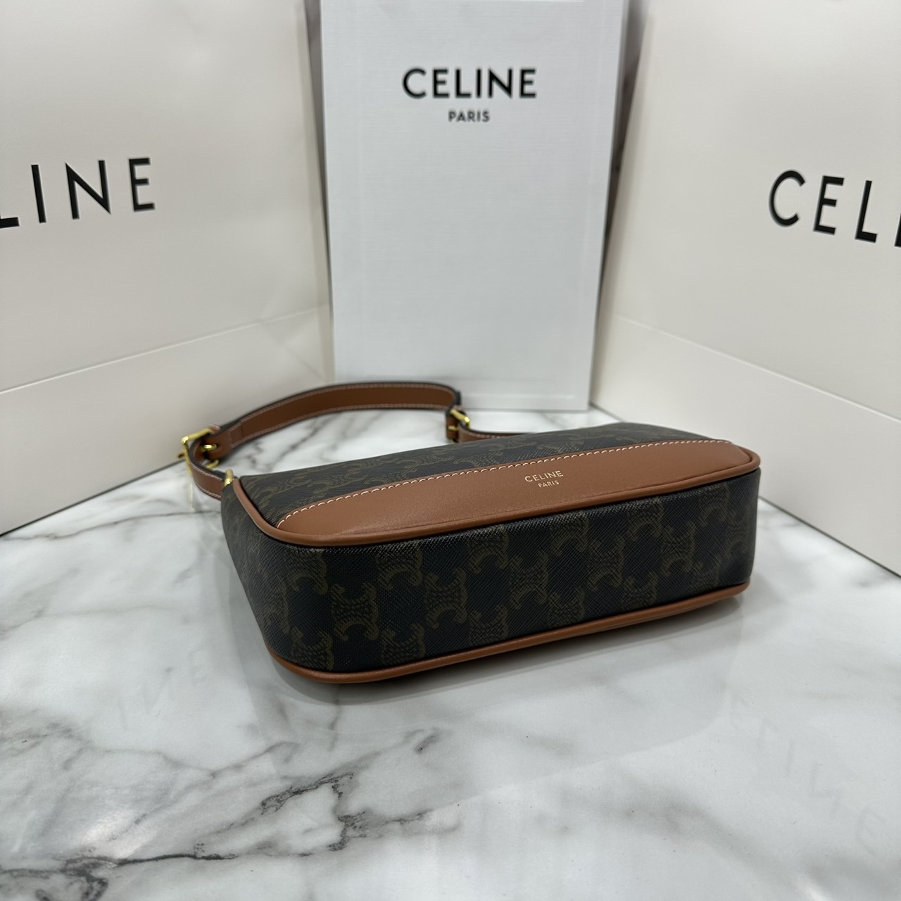 ORI หนังแท้ | CELINE Shoulder bag toile Triomphe et veau กระเป๋าสะพายไหล่ เรียบหรูคลาสิก ใช้งานง่าย เป็นใบที่แมทง่าย เข้ากับทุกลุคทุกสไตส์