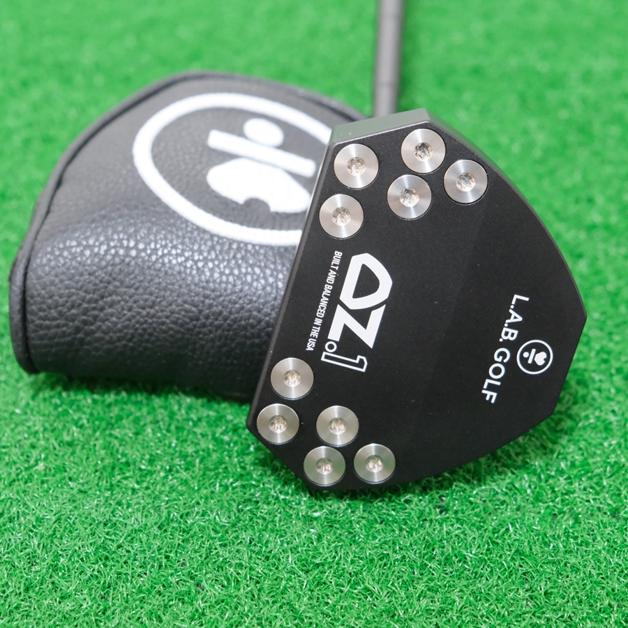 NEW LAB GOLF BLACK OZ.1 34" PUTTER LIE ANGLE: 69° - SHAFT: MATTE BLACK PREMIUM STEEL BLACK - GRIP : PRESS PISTOL 2 DEGREE BLACK RIGHT