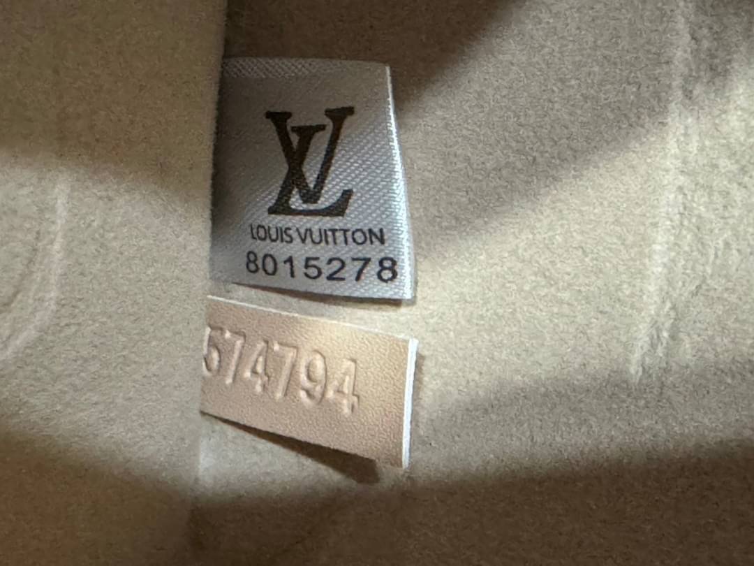 LV NeoNoe MM Monogram Flower กระเป๋าสะพายทรงบัคเก็ตเสน่ห์ชวนหลงใหล อีกหนึ่งรุ่นท็อปฮิต ที่ไม่มีไม่ได้จริงๆ