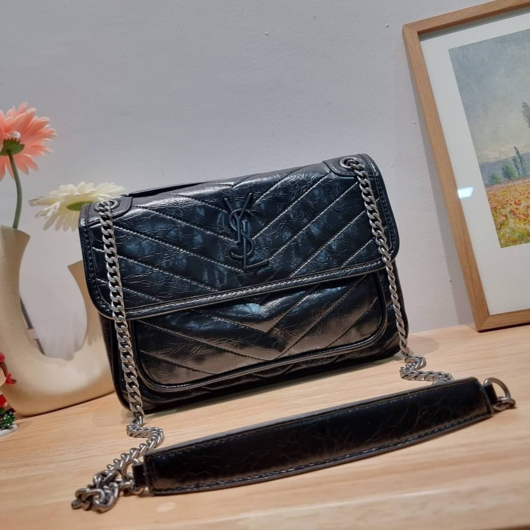 YSL niki baby chain bag in crinkled vintage leather / Yves Saint laurent shoulder bag กระเป๋าสะพายทรงคลาสสิค สุดฮอต ที่ใครๆก็ต้องมีใช้ ดีไซน์เรียบหรู วัสดุหนังลายวินเทจสัมผัสดี