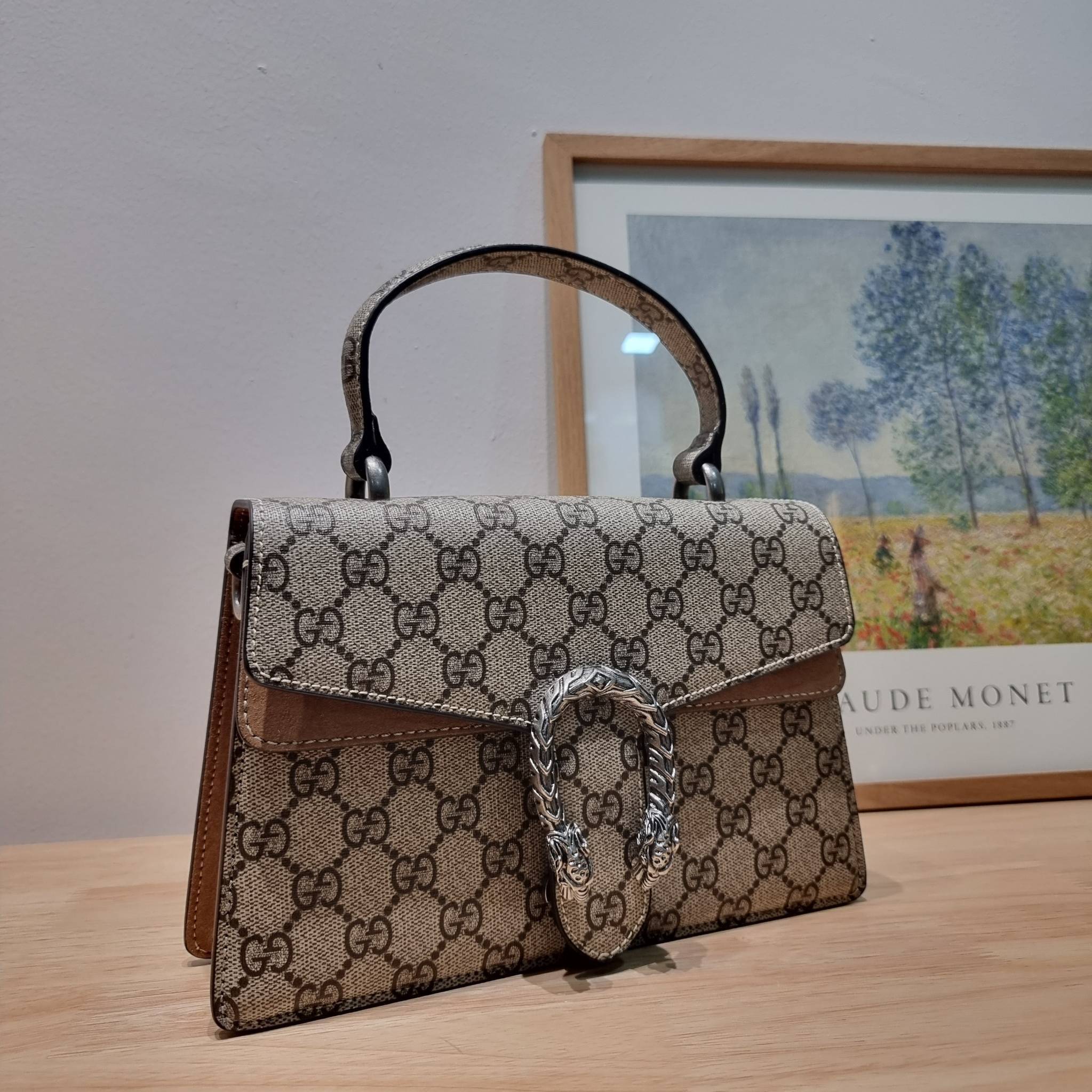 GG SMALL DIONYSUS TOP HANDLE BAG / SMALL DIONYSUS TOP HANDLE BAG / GUCCI BAG พร้อมส่งที่ไทย กระเป๋าสะพายรุ่นสุดคลาสสิค ดีไซน์ 2023 พร้อมหูจับในตัว