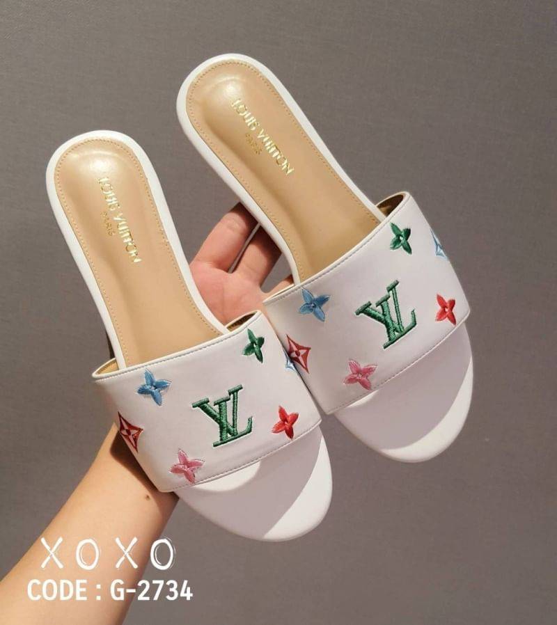 Louis vuitton sandels แตะหนัง PU ปัก ลายโลโก้ LV สวย ตามภาพ งานเรียบร้อย ใส่สบาย เรียบ หรู ดูแพงเกินราคาขาย