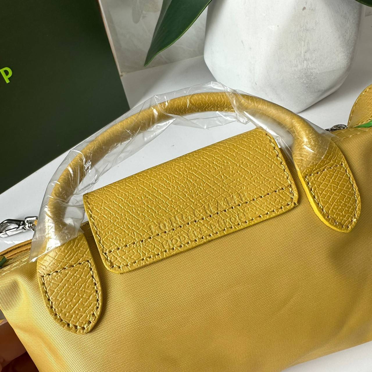 LONGCHAMP LE PLIAGE ORIGINAL Pouch with handle กระเป๋าใบเล็กขนาดกระทัดเหมาะกับใส่ของจำเป็นจุกจิก