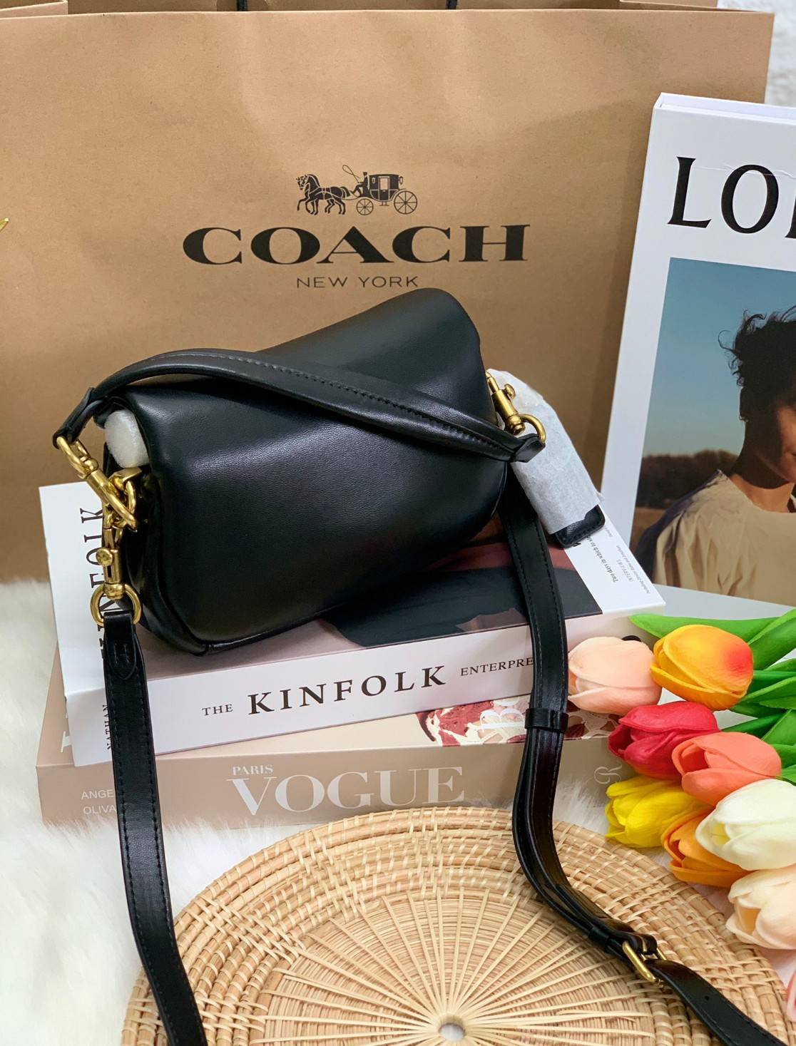 รุ่นใหม่ล่าสุด ได้ไปไม่ผิดหวังแน่นอนจ้าา😁COACH PILLOW TABBY SHOULDER BAG 18 ((C3880)) พร้อมส่งที่ไทย คุณภาพเกินราคา! กระเป๋าหิ้ว//สะพายแบบครอสบอดี้ร์ 🔺หนัง nappa หนานิ่ม นุ่มมากๆ รุ่นใหม่ล่าสุดค่ะ! พร้อมโลโก้รุ่นใหม่ด้วยเช่นกัน เพิ่มความหร