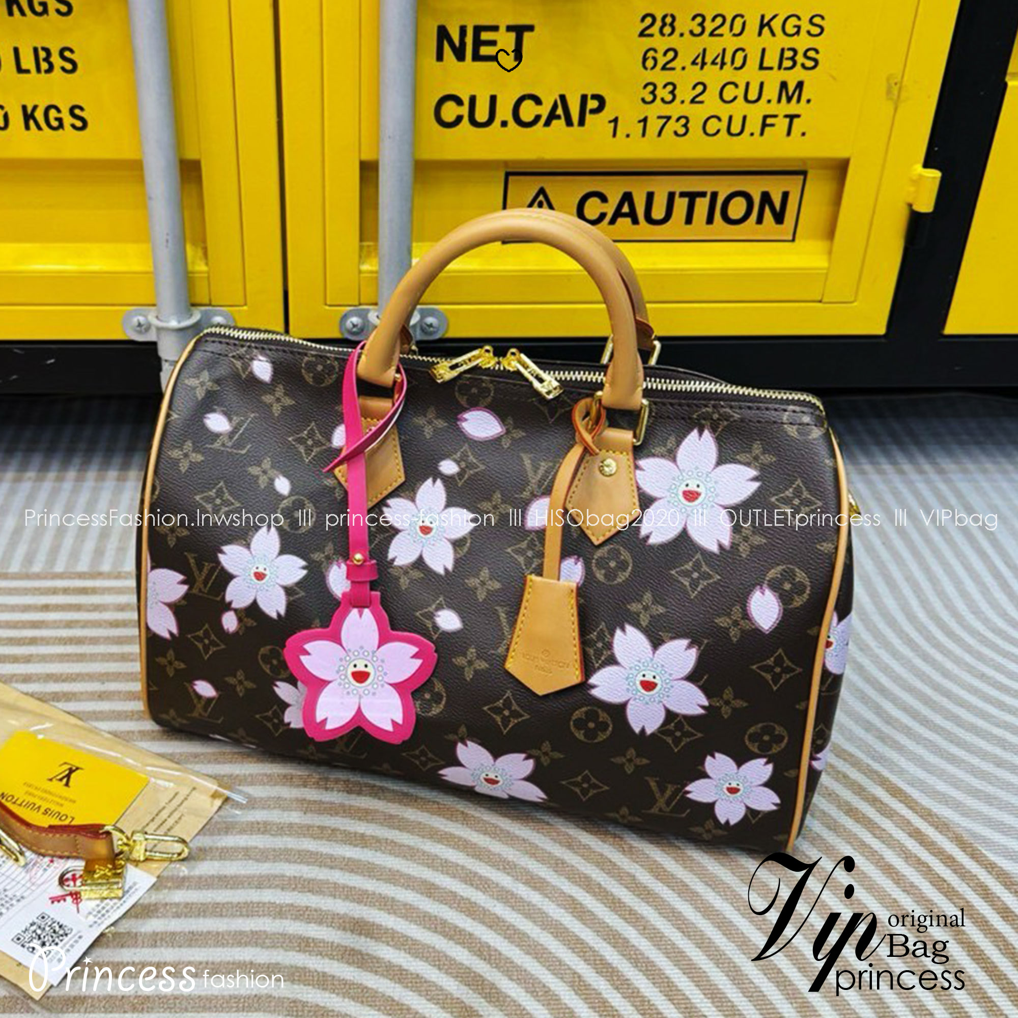 LV x TM Speedy Bandoulière Cherry Blossom bag กระเป๋าทรงหมอนที่ใครเห็นต้องเป็นคลั่งรัก ปรับลุคให้มีชีวิตชีวาด้วยลายดอกไม้ซากุระเชอรี่บลอสซั่ม คอลใหม่สุดเอ็กซ์คลูซีฟ