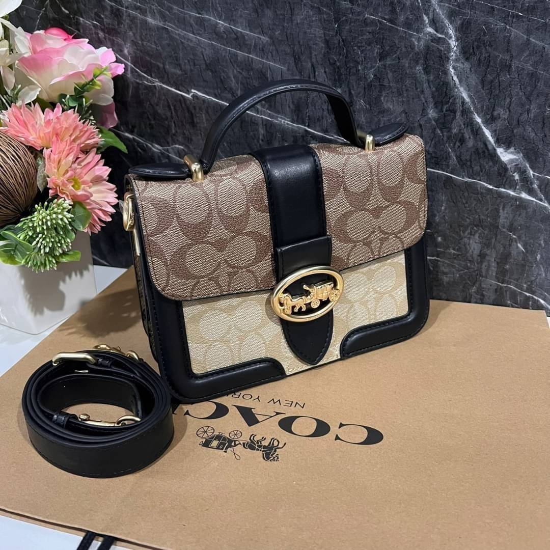COACH SMALL GEORGIE TOP HANDLE IN BLOCKED SIGNATURE CANVAS ((6504//0468//6192//6015)) compact body portable shoulder bag 🌈ห้ามพลาด รุ่นแนะนำค่าา! พร้อมส่งทันที! กระเป๋าหิ้ว//สะพายข้างได้ วัสดุหนังแท้ 🔺หนึ่งใบทำลายหนังผสมกัน3แบบได้ลงตัวสวยง